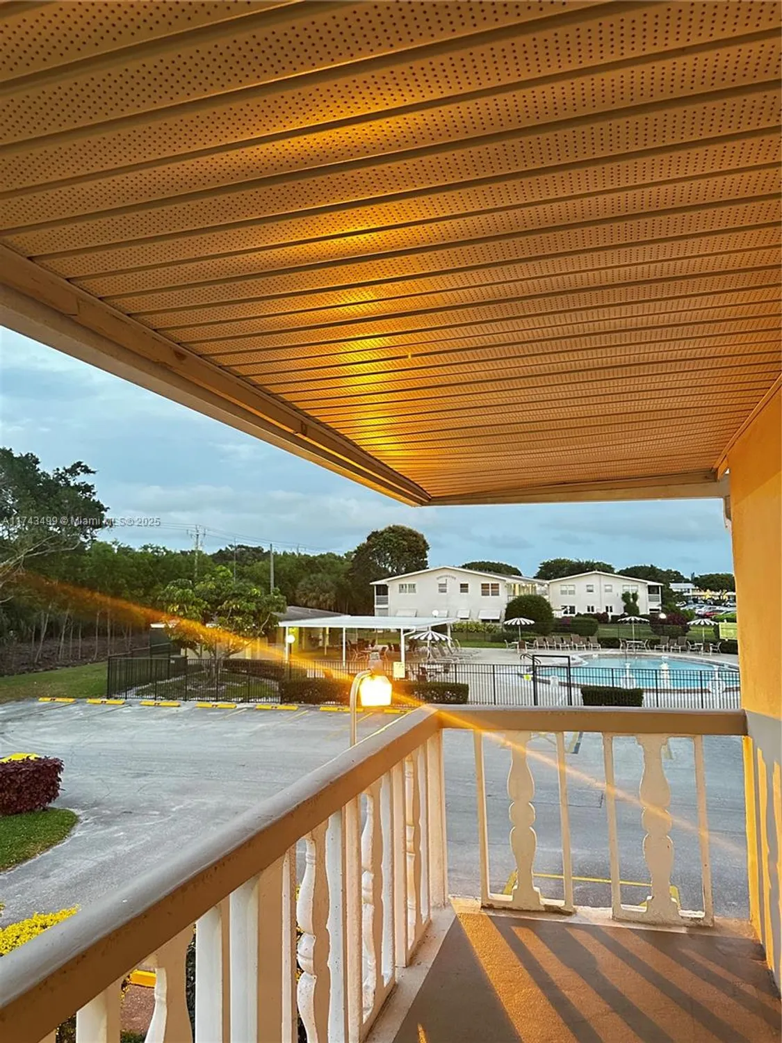 Property Slideshow image 14 of 14 | 220 cambridge i, West Palm Beach, FL, 33417