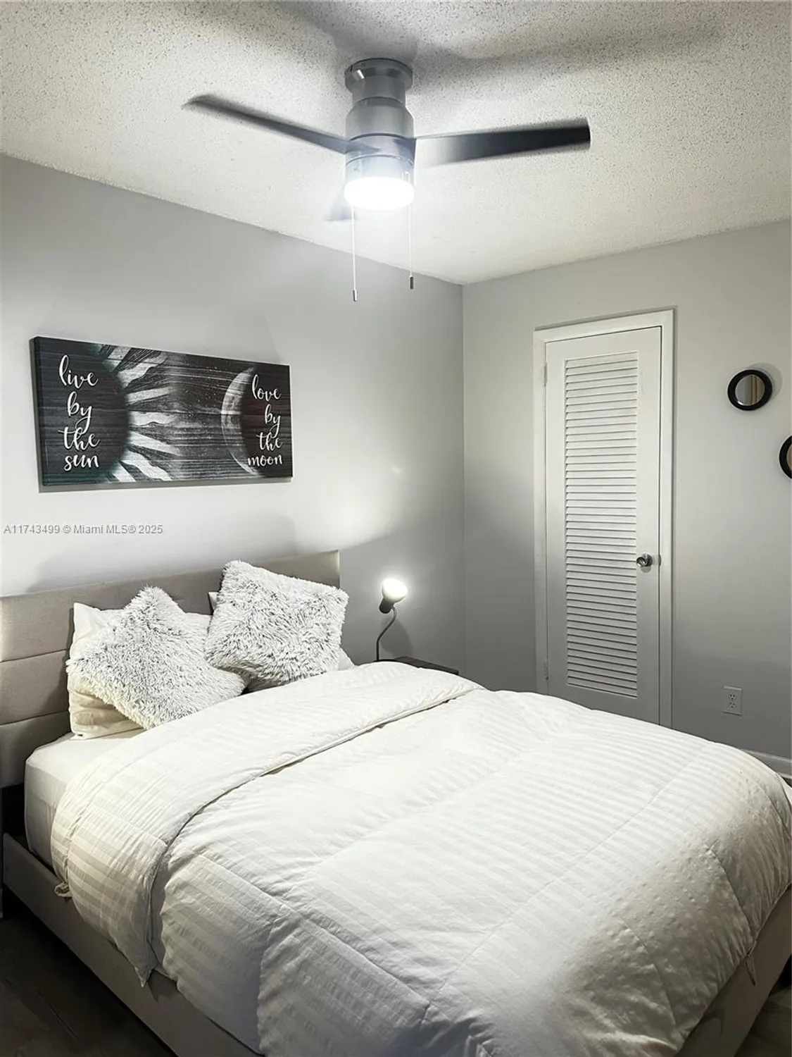 Property Slideshow image 11 of 14 | 220 cambridge i, West Palm Beach, FL, 33417