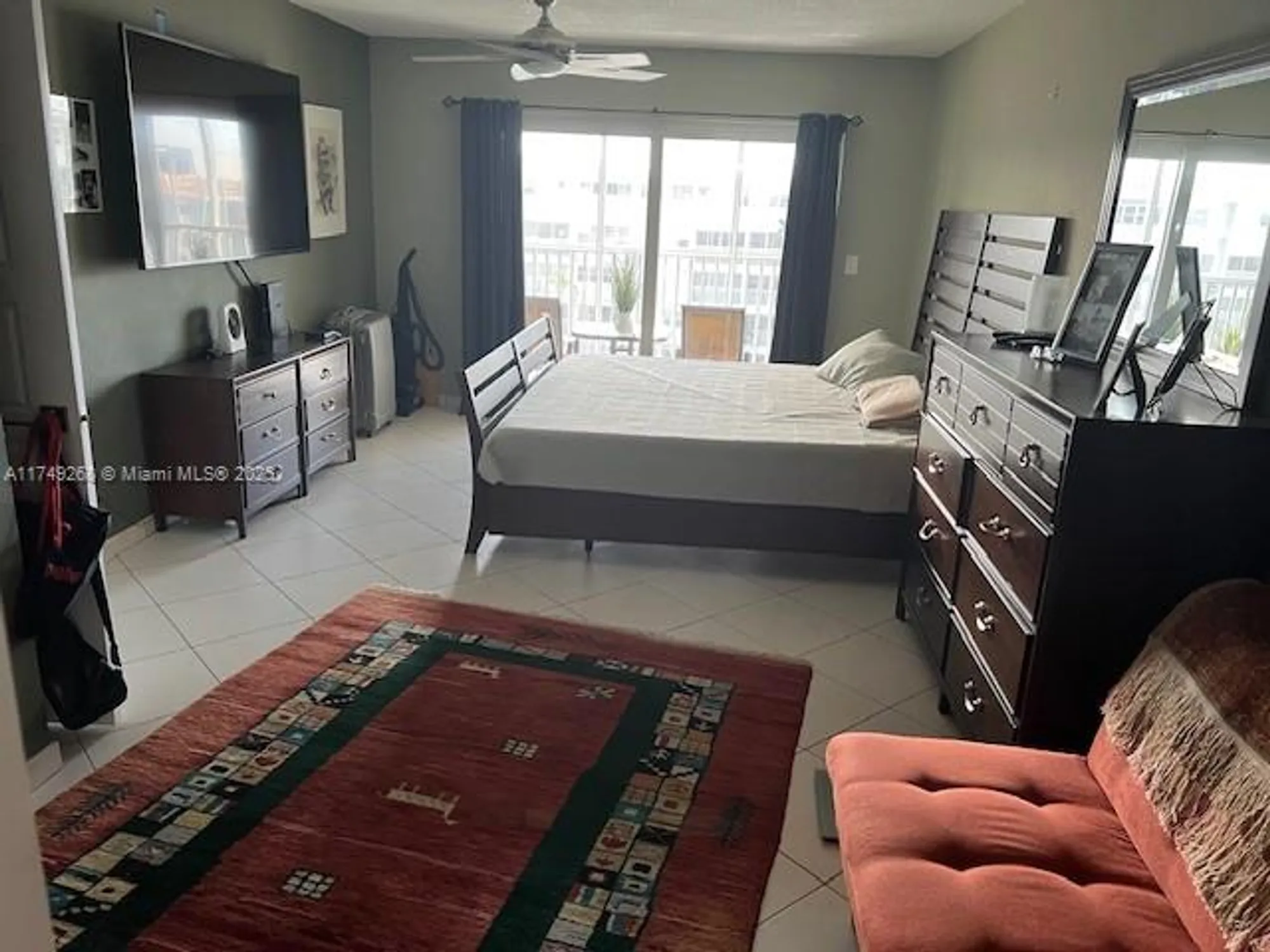 Property Slideshow image 6 of 10 | 330 se 2nd st 202f, Hallandale Beach, FL, 33009