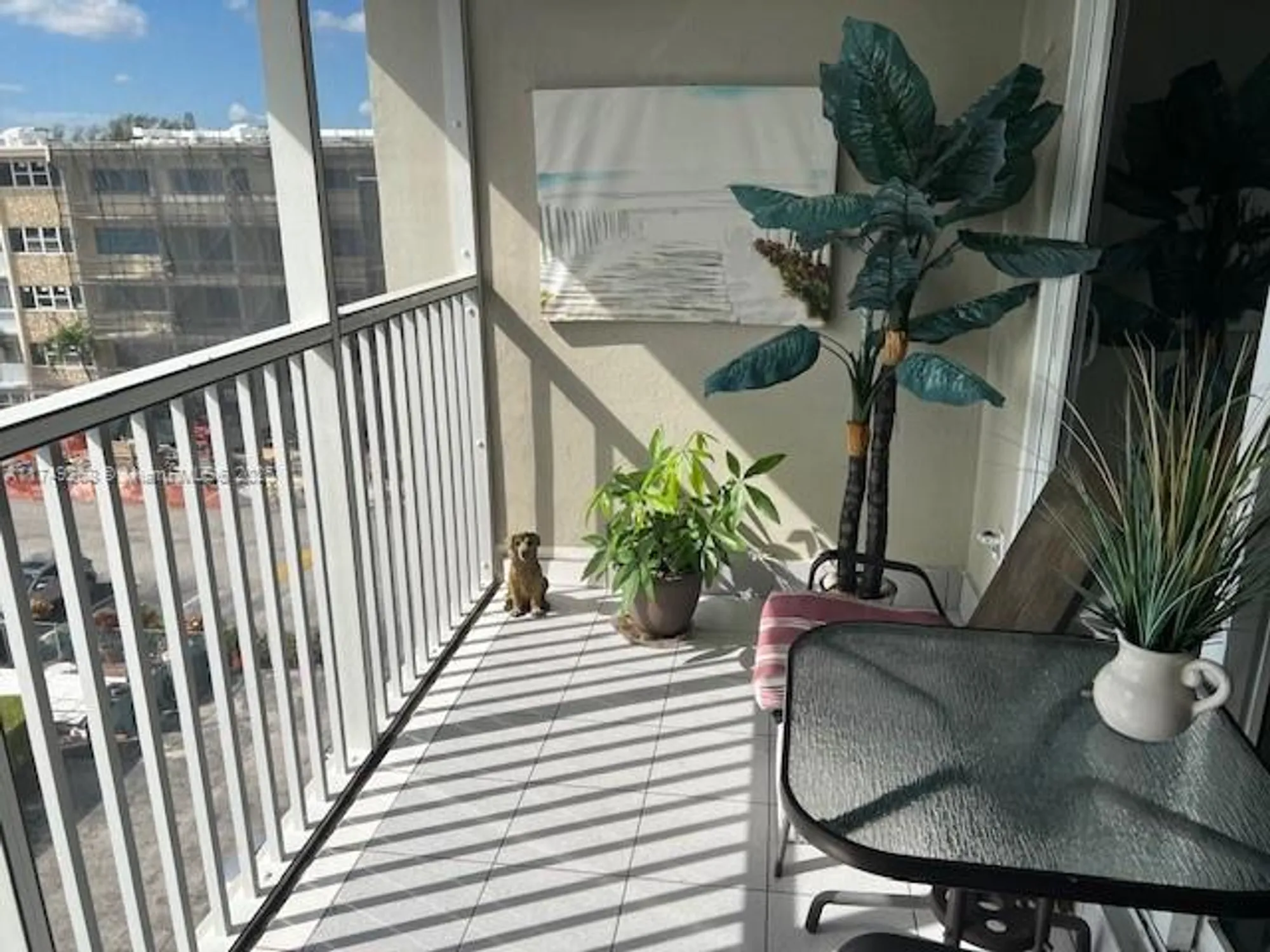 Property Slideshow image 8 of 10 | 330 se 2nd st 202f, Hallandale Beach, FL, 33009