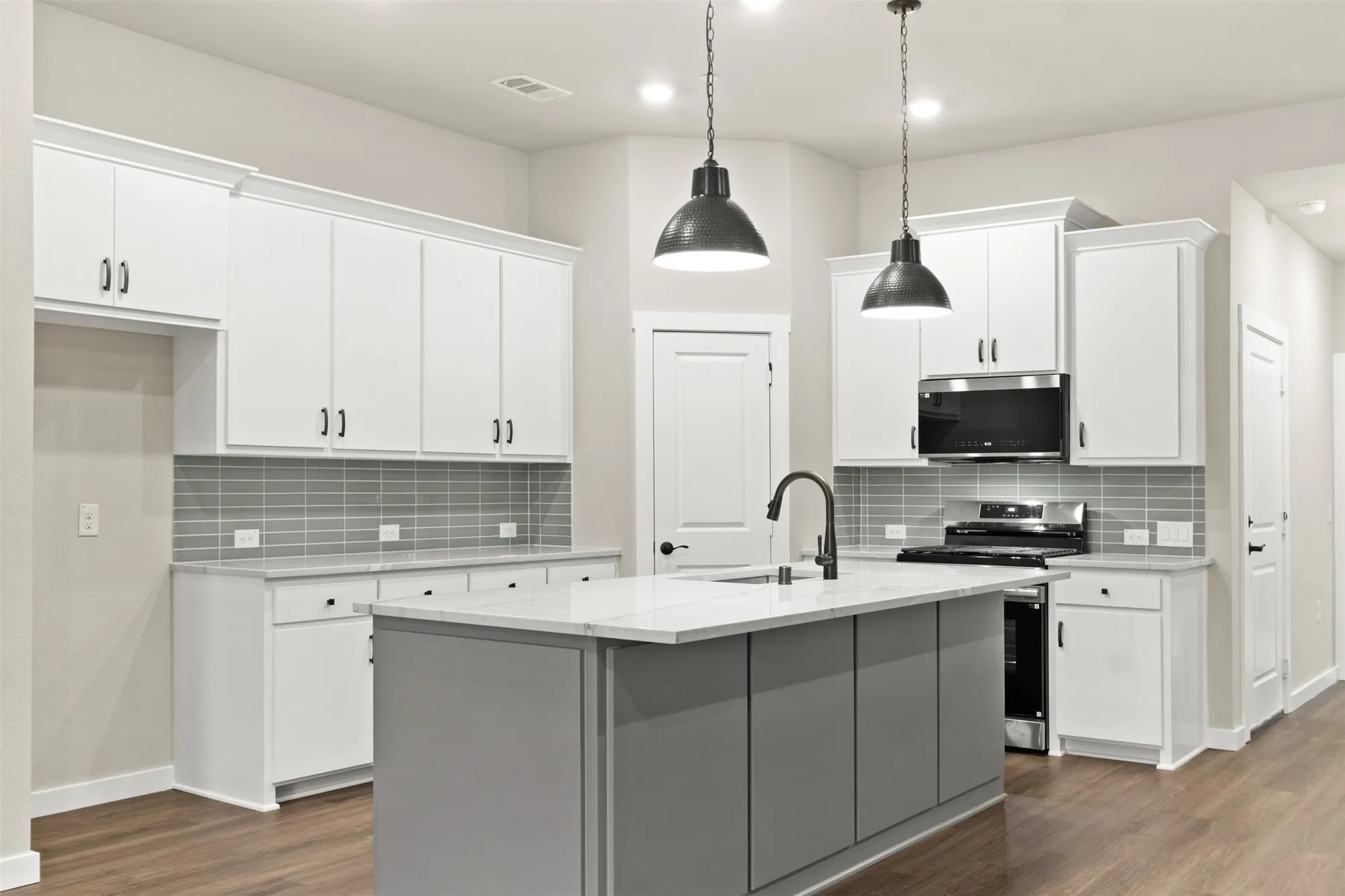 Property Slideshow image 11 of 27 | 7247 sauvignon way, Grand Prairie, TX, 75054