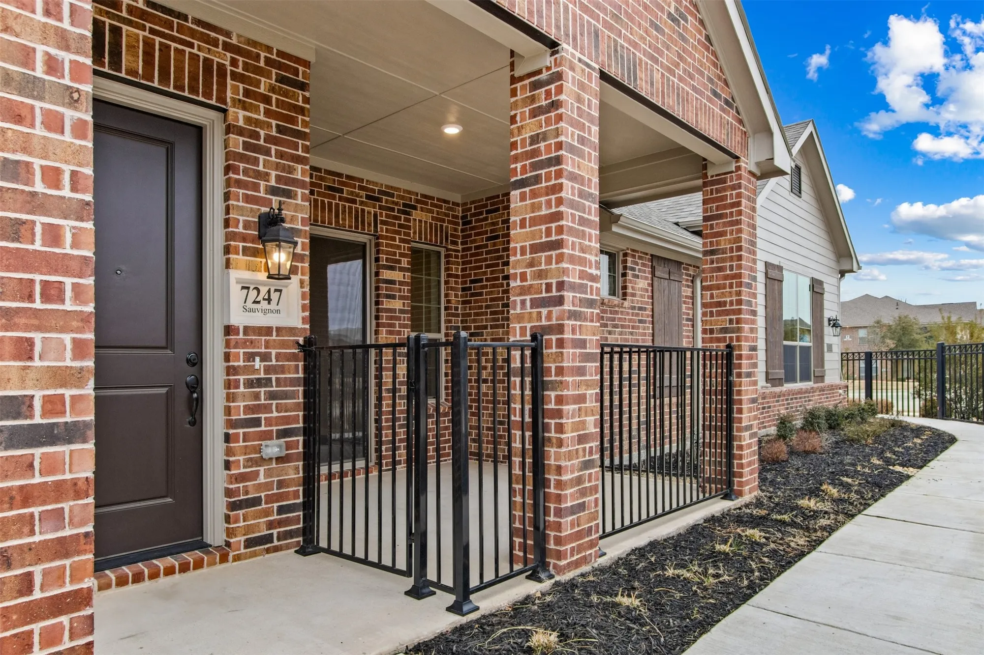 Property Slideshow image 2 of 27 | 7247 sauvignon way, Grand Prairie, TX, 75054