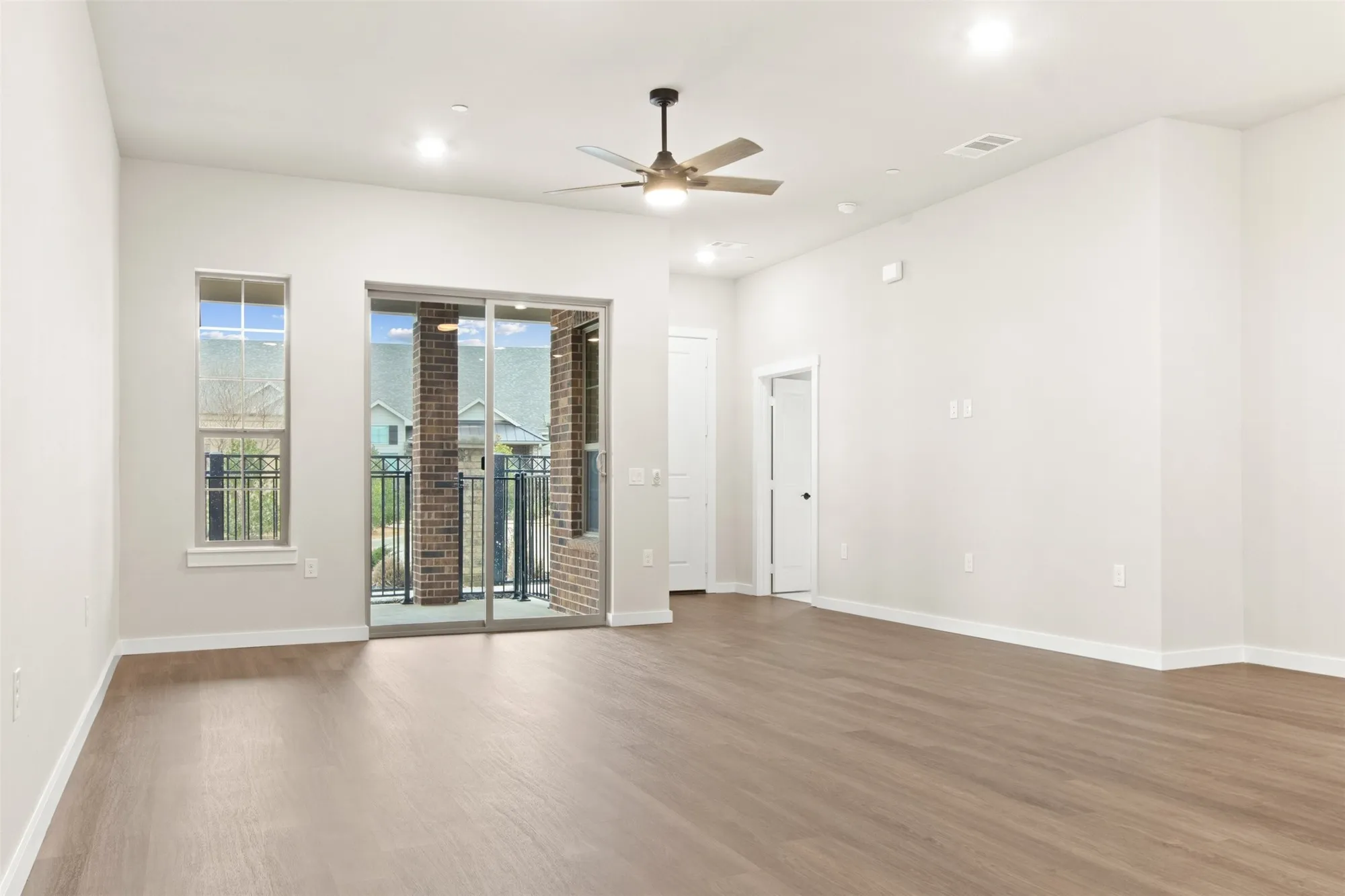 Property Slideshow image 7 of 27 | 7247 sauvignon way, Grand Prairie, TX, 75054