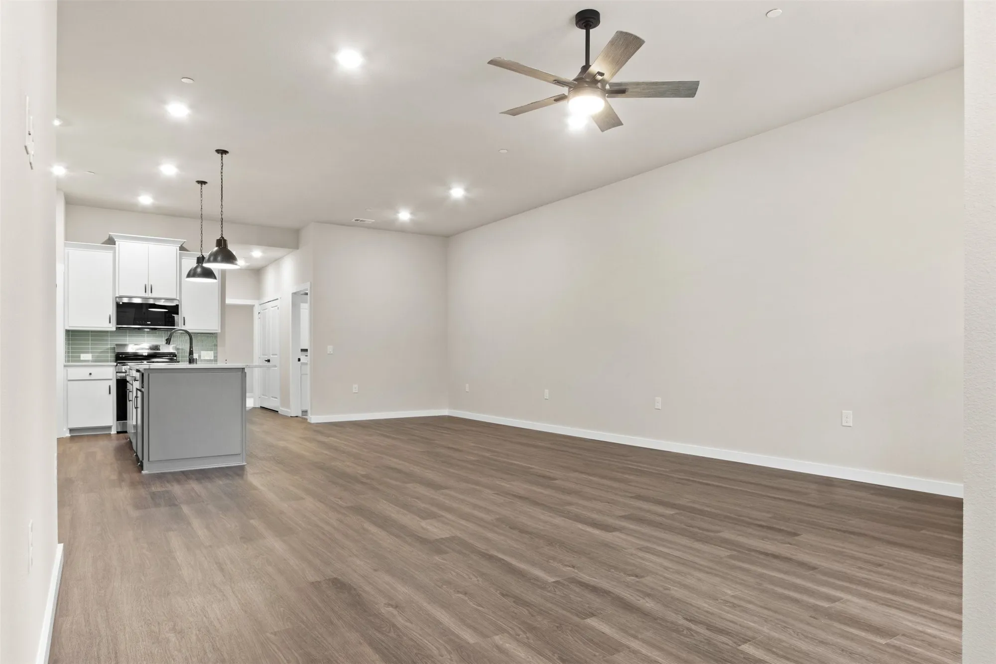 Property Slideshow image 9 of 27 | 7247 sauvignon way, Grand Prairie, TX, 75054