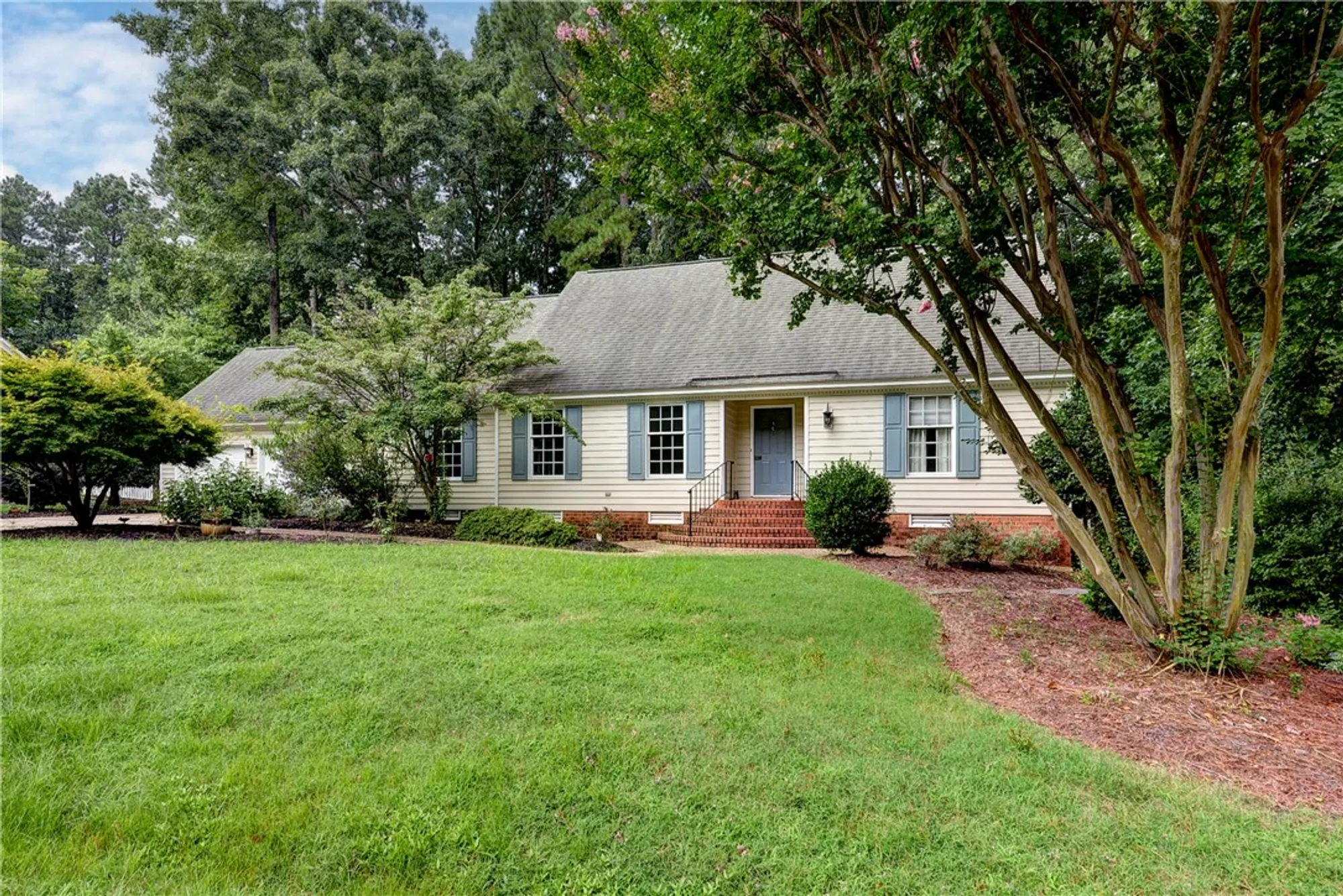 Property Slideshow image 1 of 31 | 147 blackheath, Williamsburg, VA, 23188