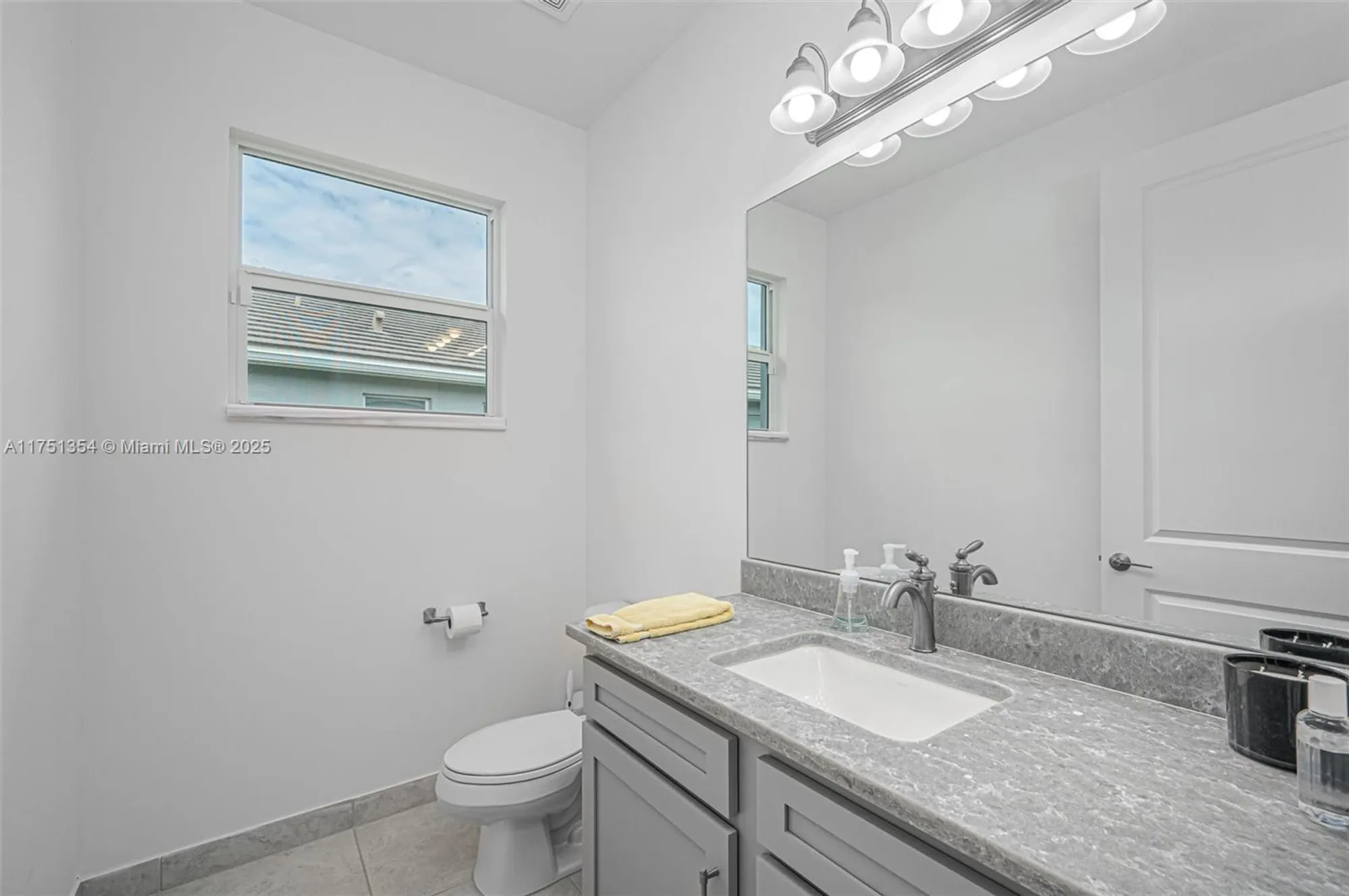 Property Slideshow image 19 of 43 | 11983 sw seahorse springs ter, Port St Lucie, FL, 34987