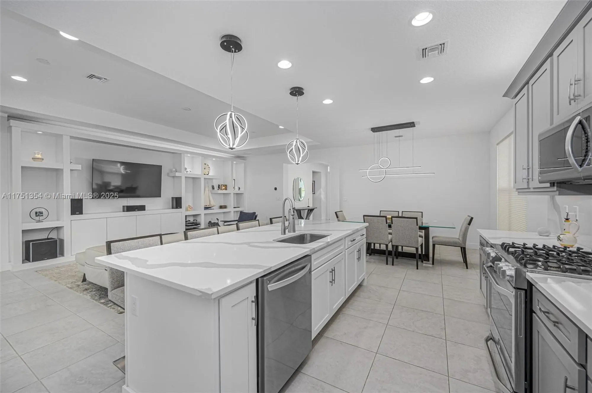 Property Slideshow image 9 of 43 | 11983 sw seahorse springs ter, Port St Lucie, FL, 34987