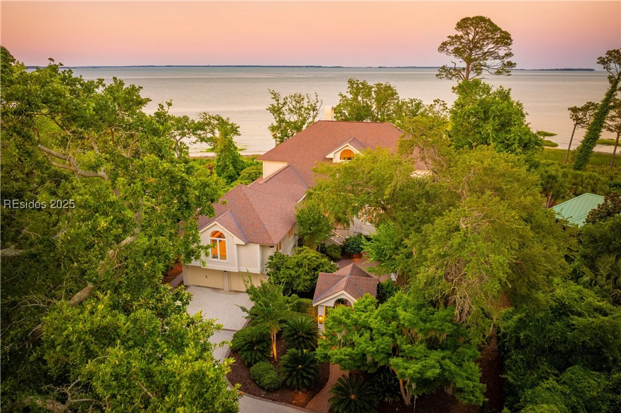 Property Slideshow image 1 of 61 | 18 oyster shell ln, Hilton Head Island, SC, 29926