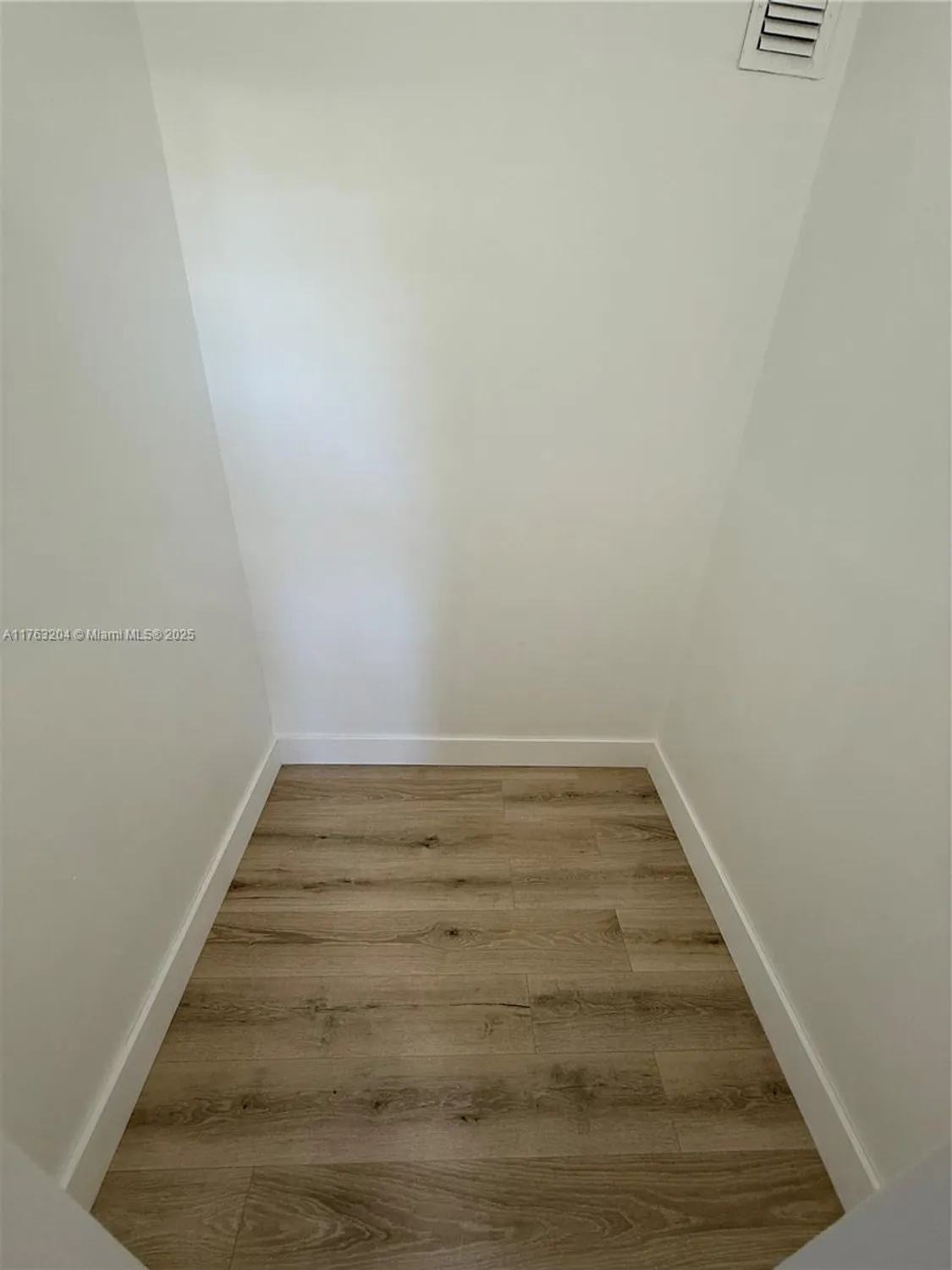 Property Slideshow image 21 of 34 | 7950 w mcnab rd 102, Tamarac, FL, 33321