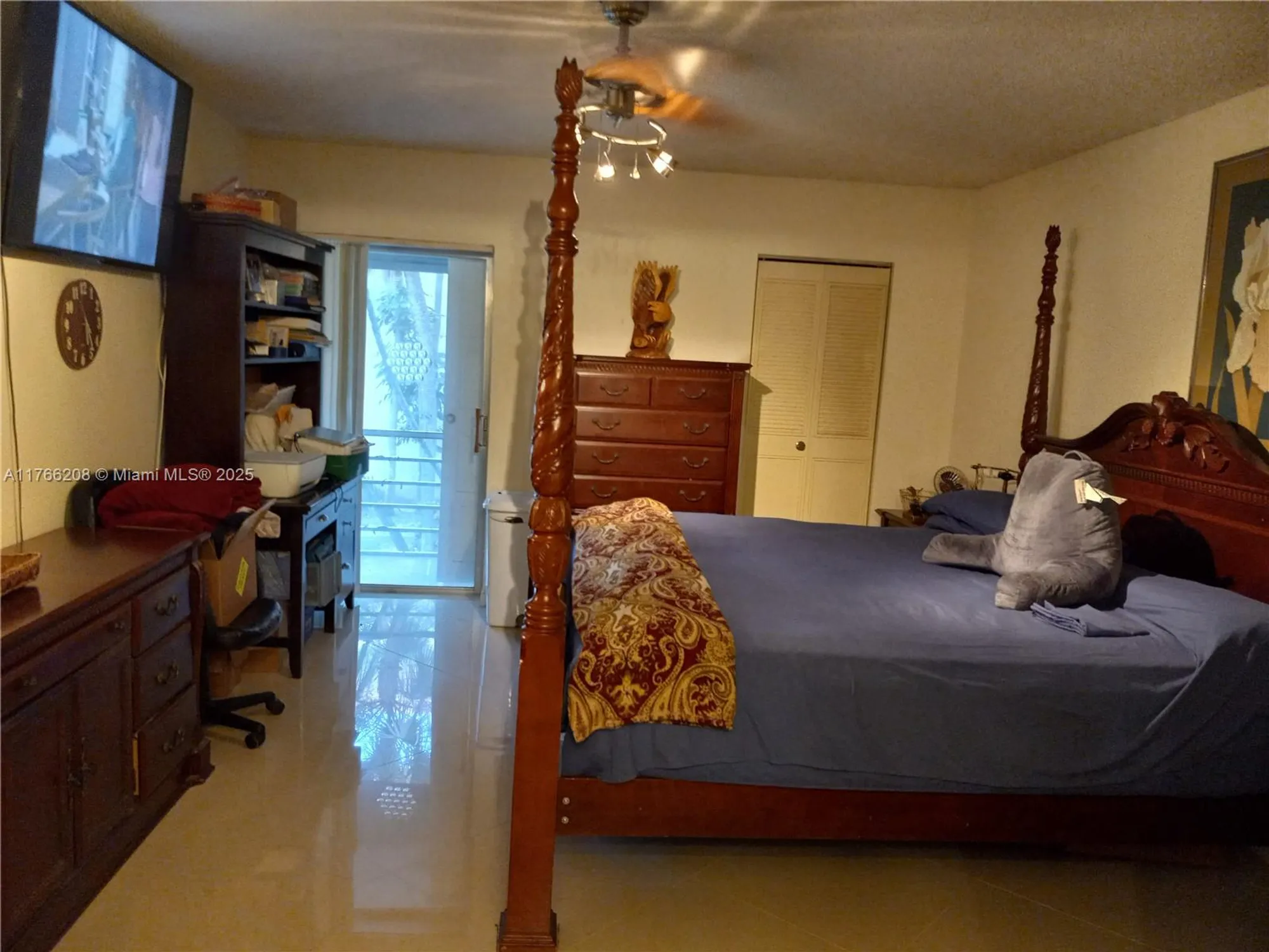 Property Slideshow image 15 of 19 | 3591 inverrary dr 204, Lauderhill, FL, 33319