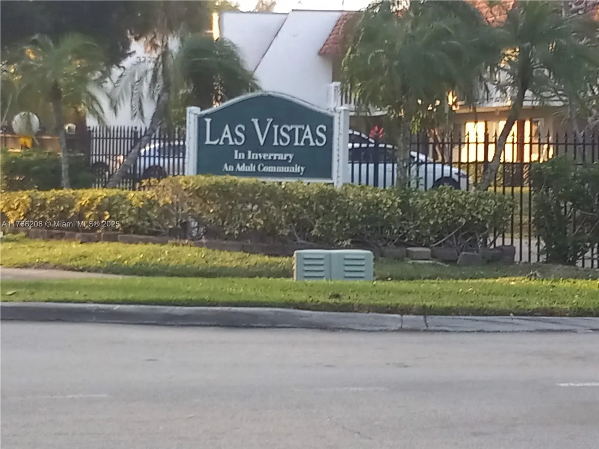 Property Slideshow image 2 of 19 | 3591 inverrary dr 204, Lauderhill, FL, 33319