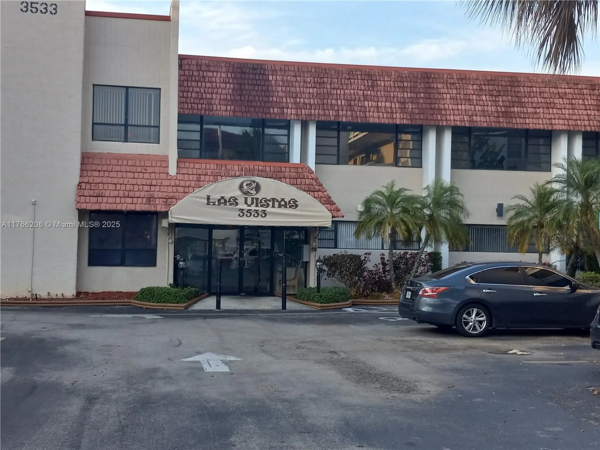 Property Slideshow image 3 of 19 | 3591 inverrary dr 204, Lauderhill, FL, 33319