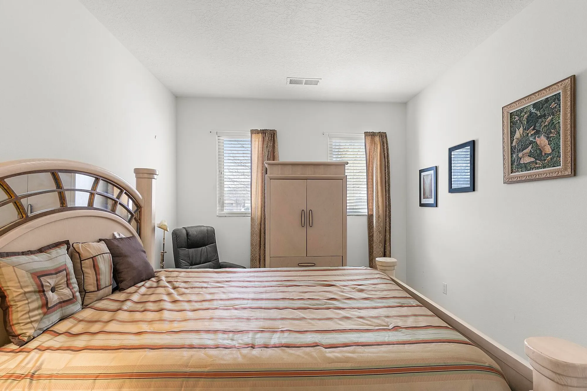 Property Slideshow image 10 of 22 | 101 zuni river cir, Los Lunas, NM, 87031