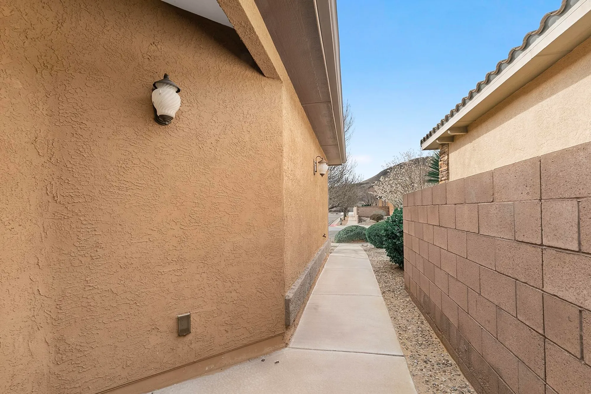 Property Slideshow image 21 of 22 | 101 zuni river cir, Los Lunas, NM, 87031