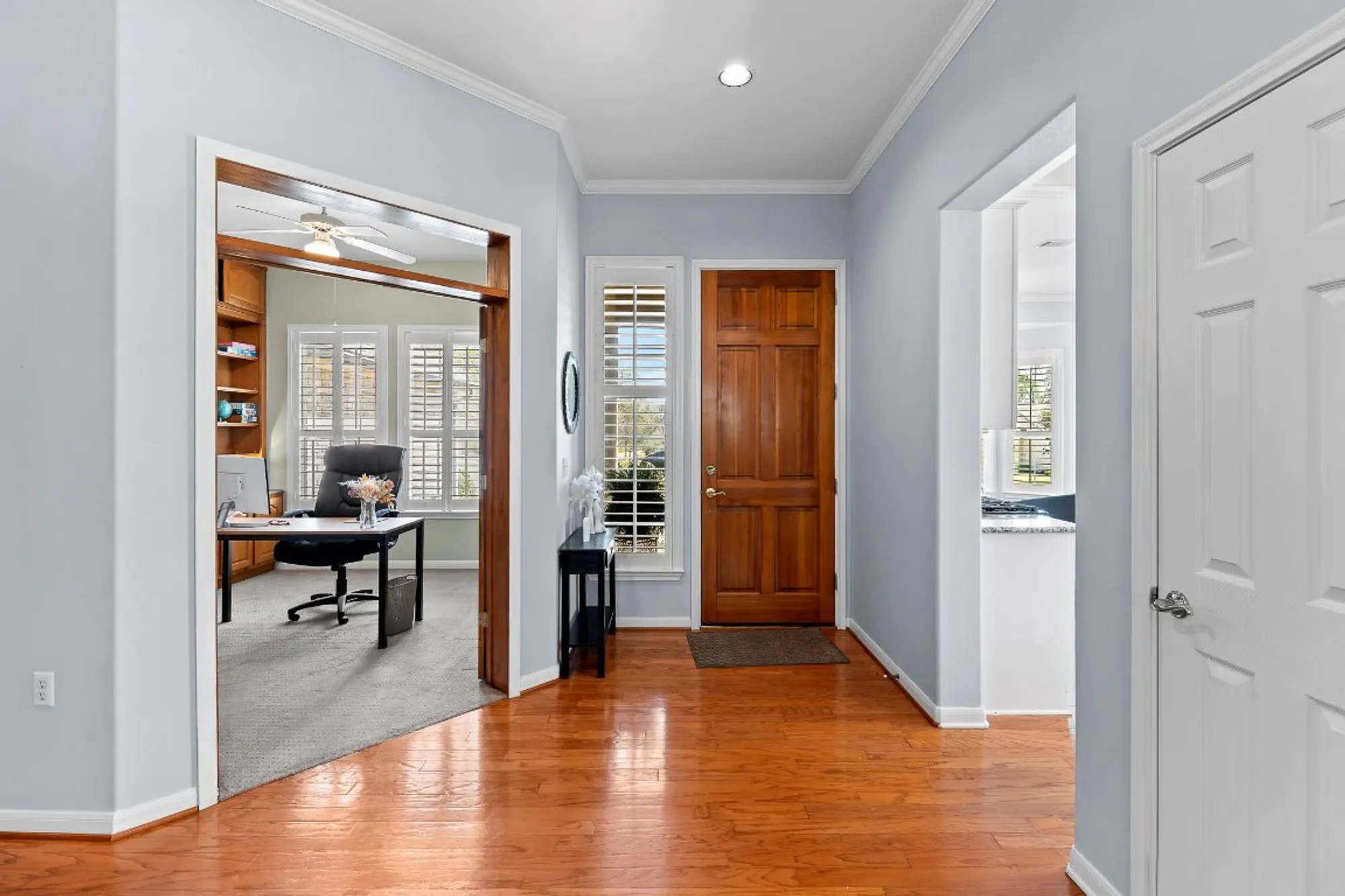 Property Slideshow image 18 of 39 | 100 blacksmiths cir, Georgetown, TX, 78633