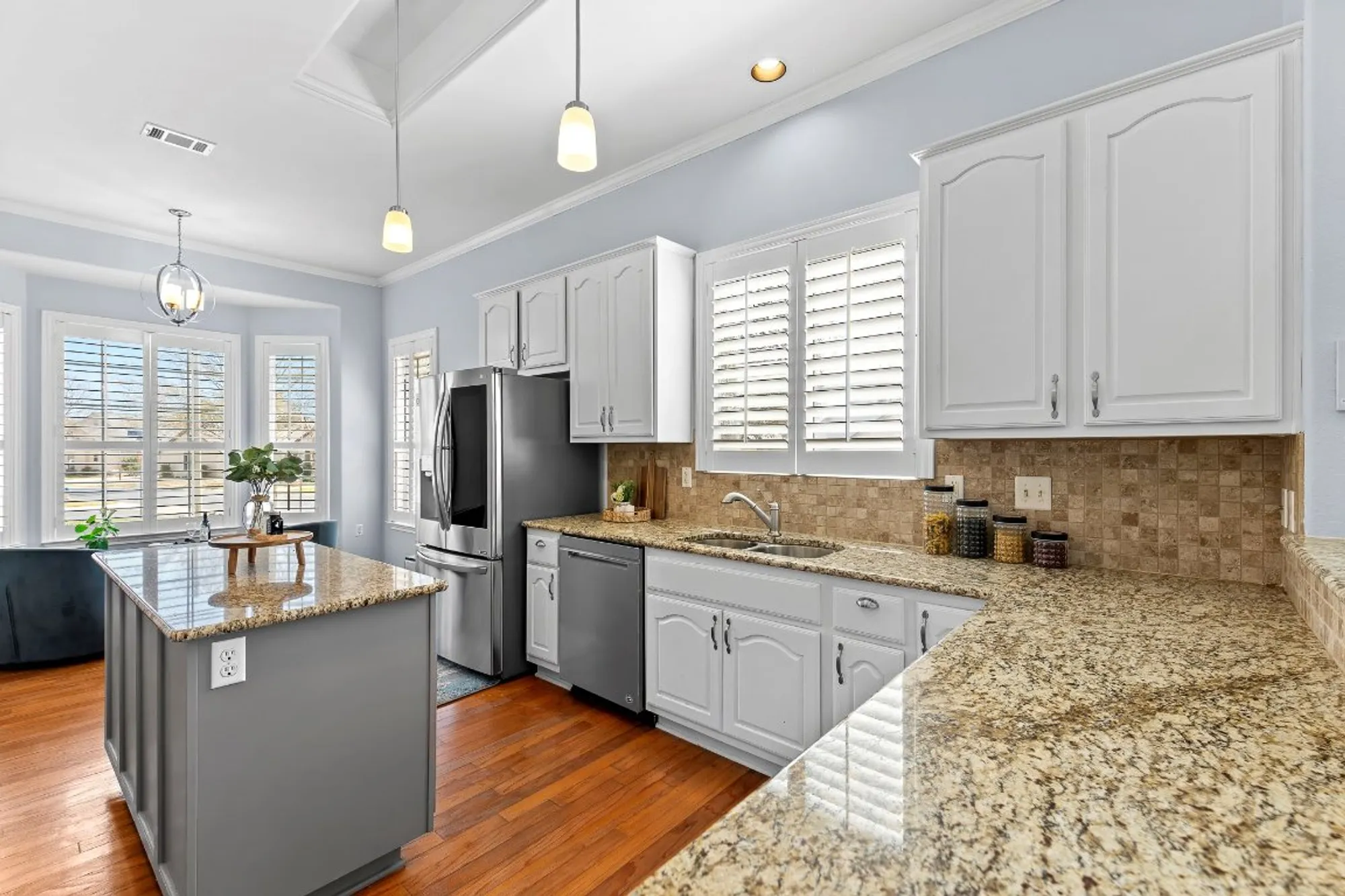 Property Slideshow image 10 of 39 | 100 blacksmiths cir, Georgetown, TX, 78633