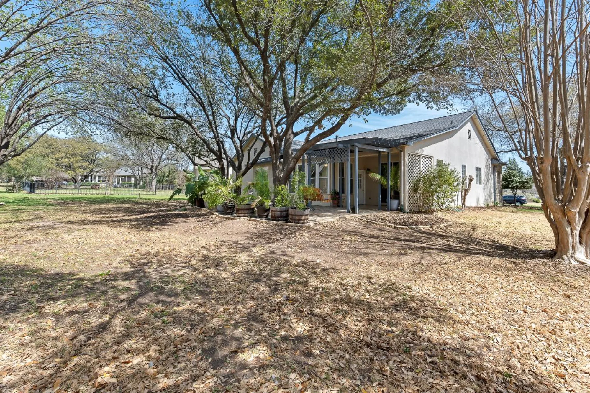 Property Slideshow image 31 of 39 | 100 blacksmiths cir, Georgetown, TX, 78633