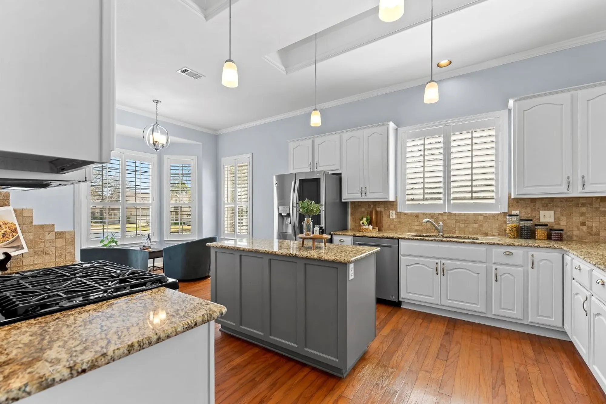 Property Slideshow image 4 of 39 | 100 blacksmiths cir, Georgetown, TX, 78633