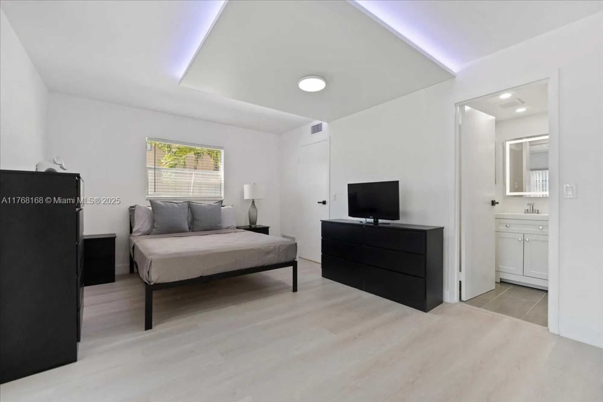 Property Slideshow image 11 of 29 | 590 brittany m # 590, Delray Beach, FL, 33446