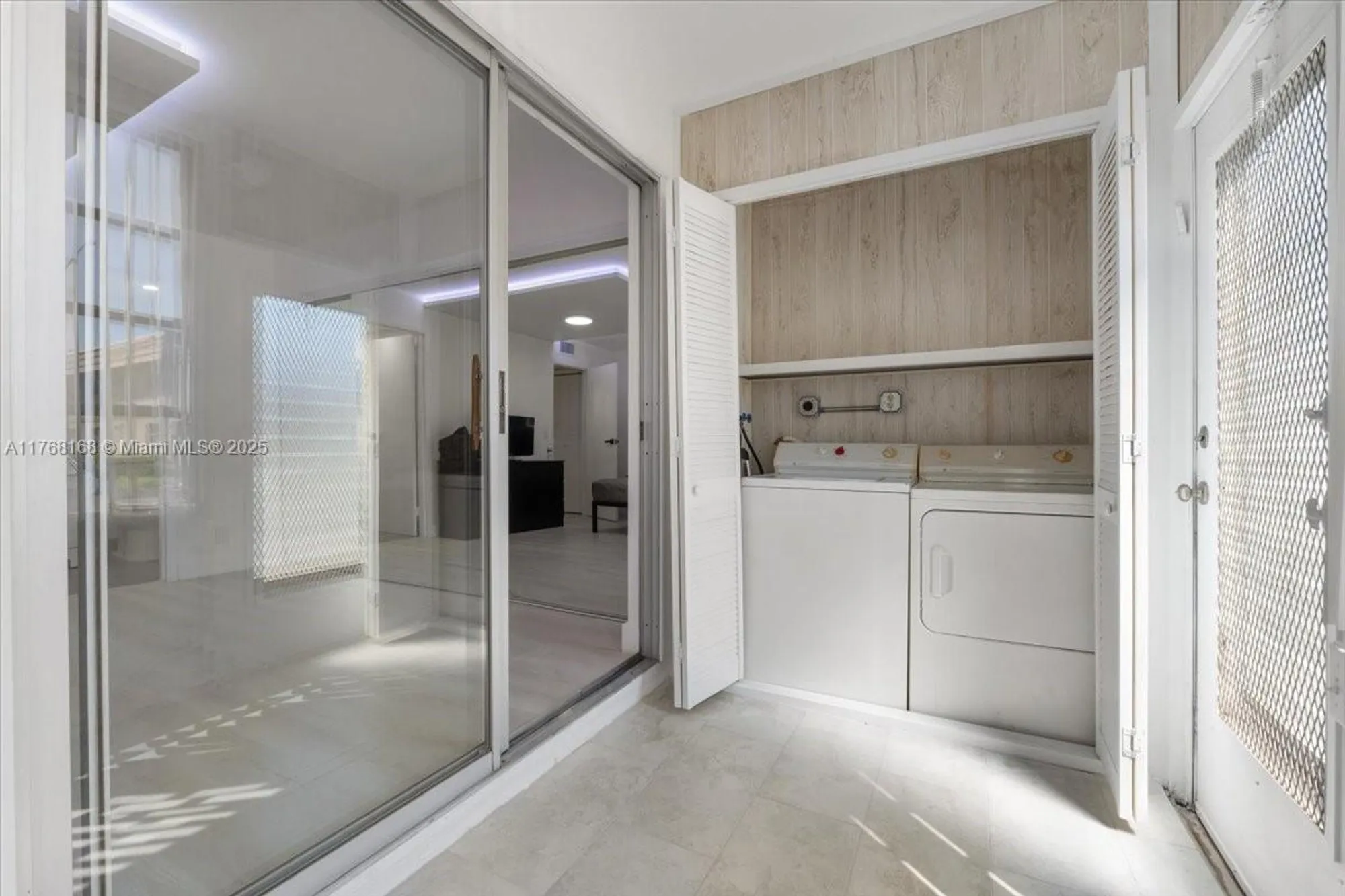 Property Slideshow image 25 of 29 | 590 brittany m # 590, Delray Beach, FL, 33446