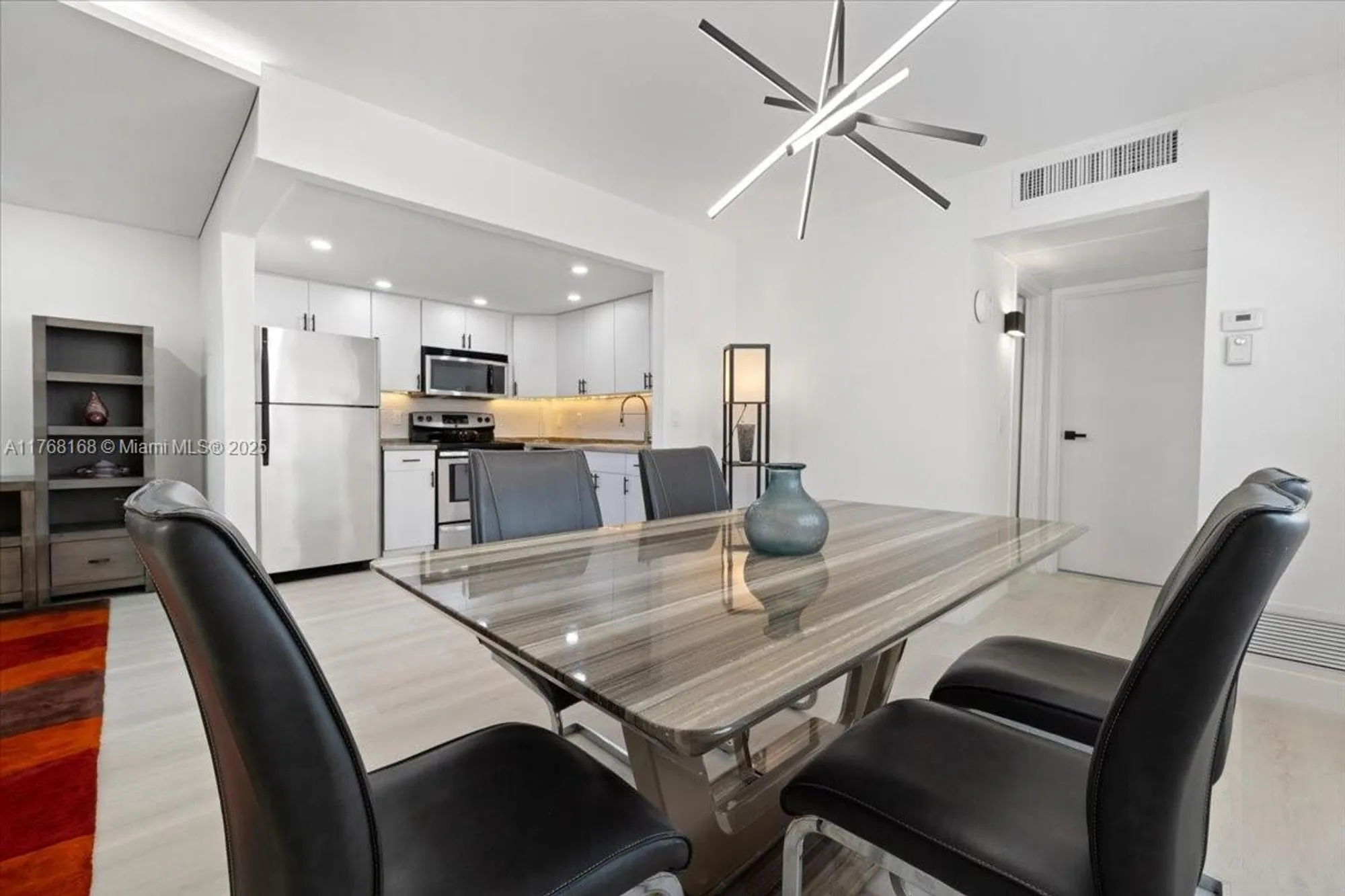 Property Slideshow image 4 of 29 | 590 brittany m # 590, Delray Beach, FL, 33446