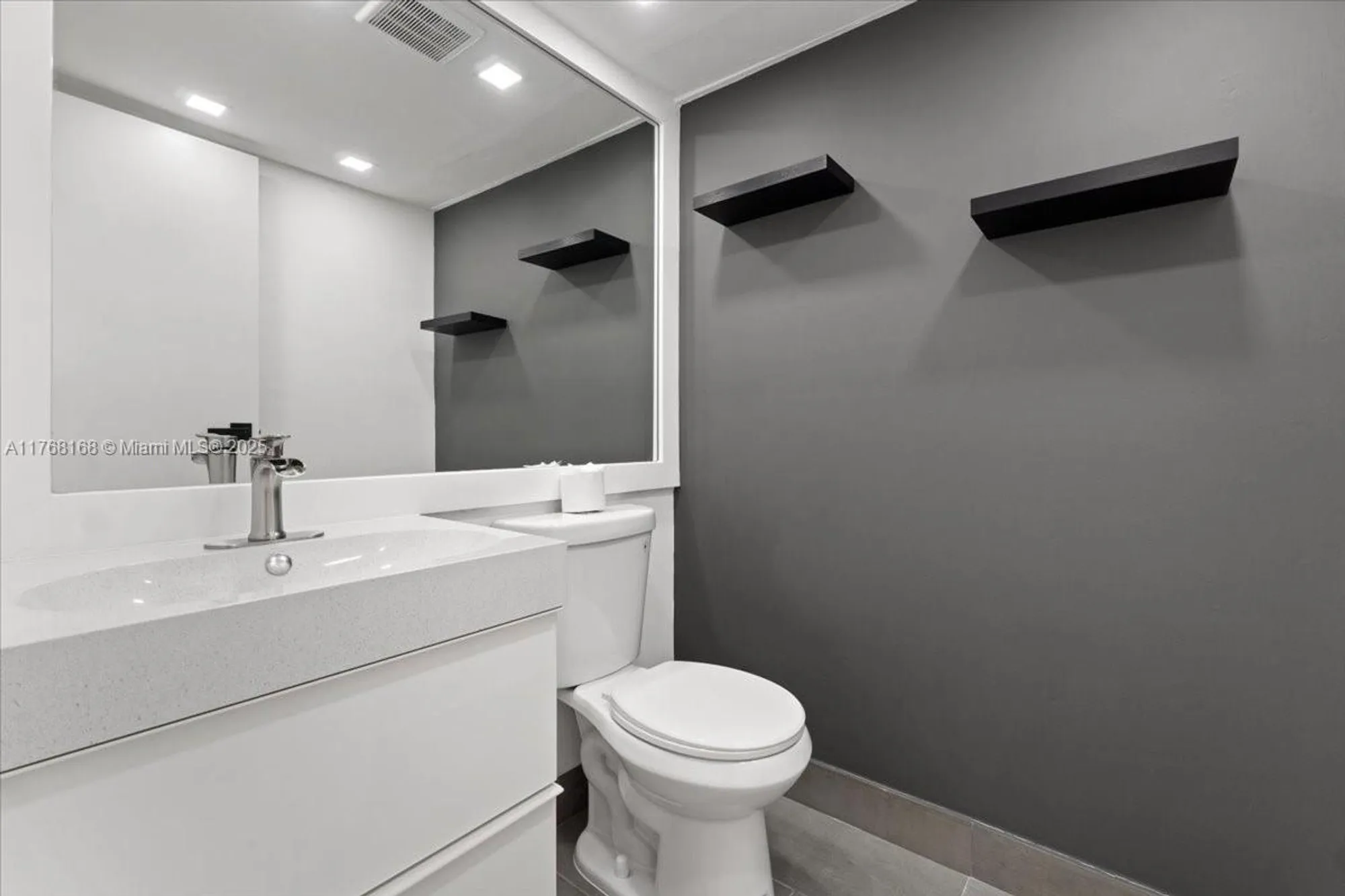 Property Slideshow image 8 of 29 | 590 brittany m # 590, Delray Beach, FL, 33446