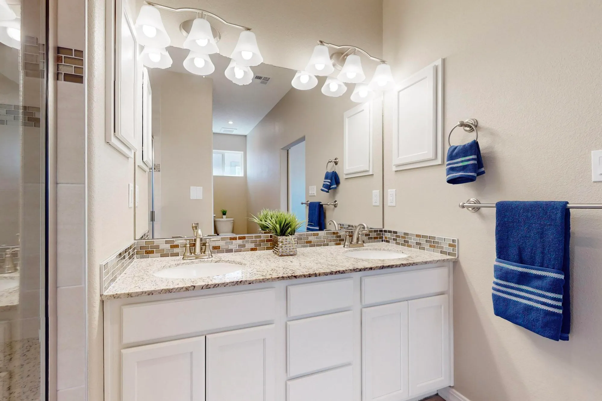 Property Slideshow image 18 of 28 | 440 rio chama cir sw, Los Lunas, NM, 87031