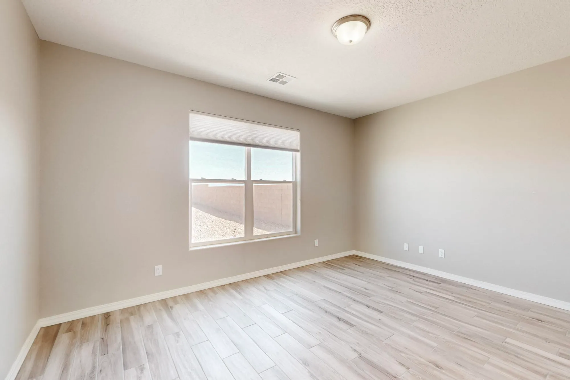 Property Slideshow image 20 of 28 | 440 rio chama cir sw, Los Lunas, NM, 87031