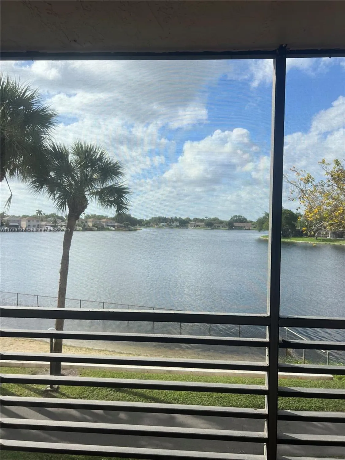 Property Slideshow image 2 of 23 | 1100 colony point cir 201, Pembroke Pines, FL, 33026