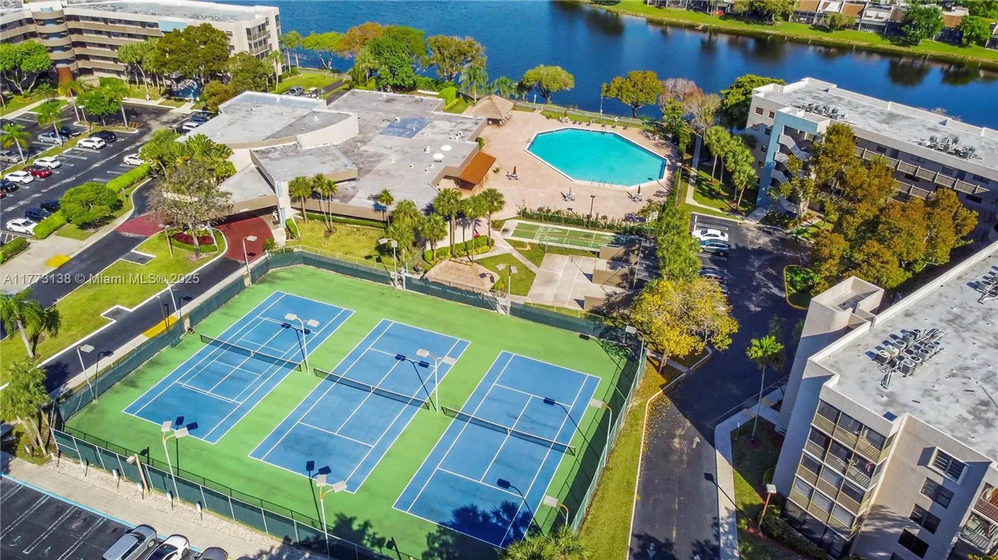 Property Slideshow image 9 of 23 | 1100 colony point cir 201, Pembroke Pines, FL, 33026