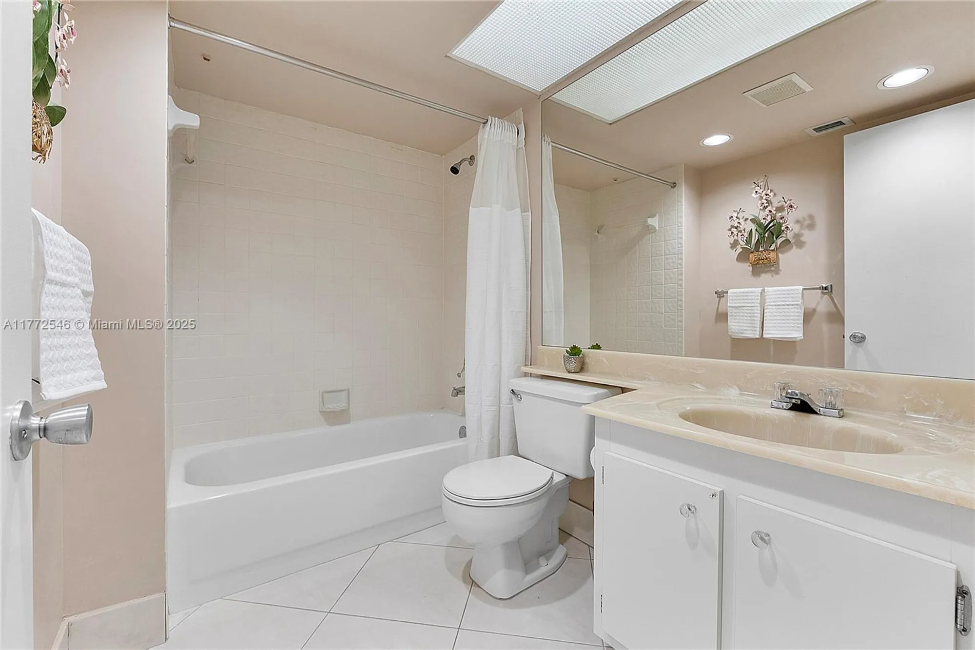 Property Slideshow image 17 of 57 | 12750 sw 4th ct 407j, Pembroke Pines, FL, 33027