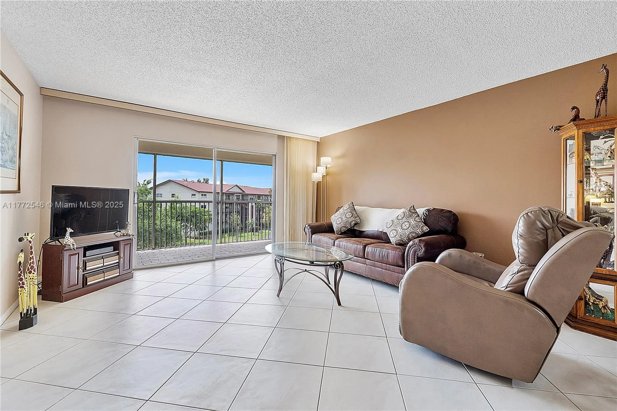 Property Slideshow image 6 of 57 | 12750 sw 4th ct 407j, Pembroke Pines, FL, 33027