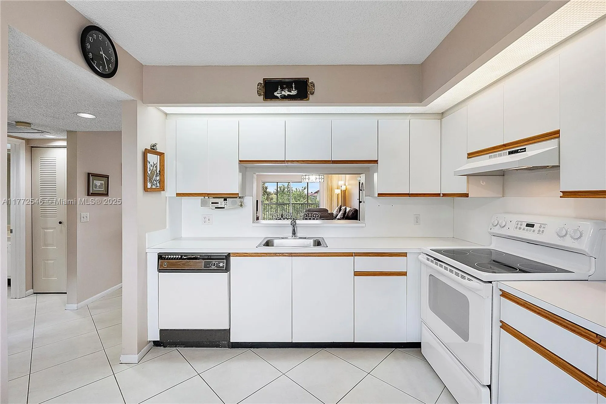 Property Slideshow image 8 of 57 | 12750 sw 4th ct 407j, Pembroke Pines, FL, 33027