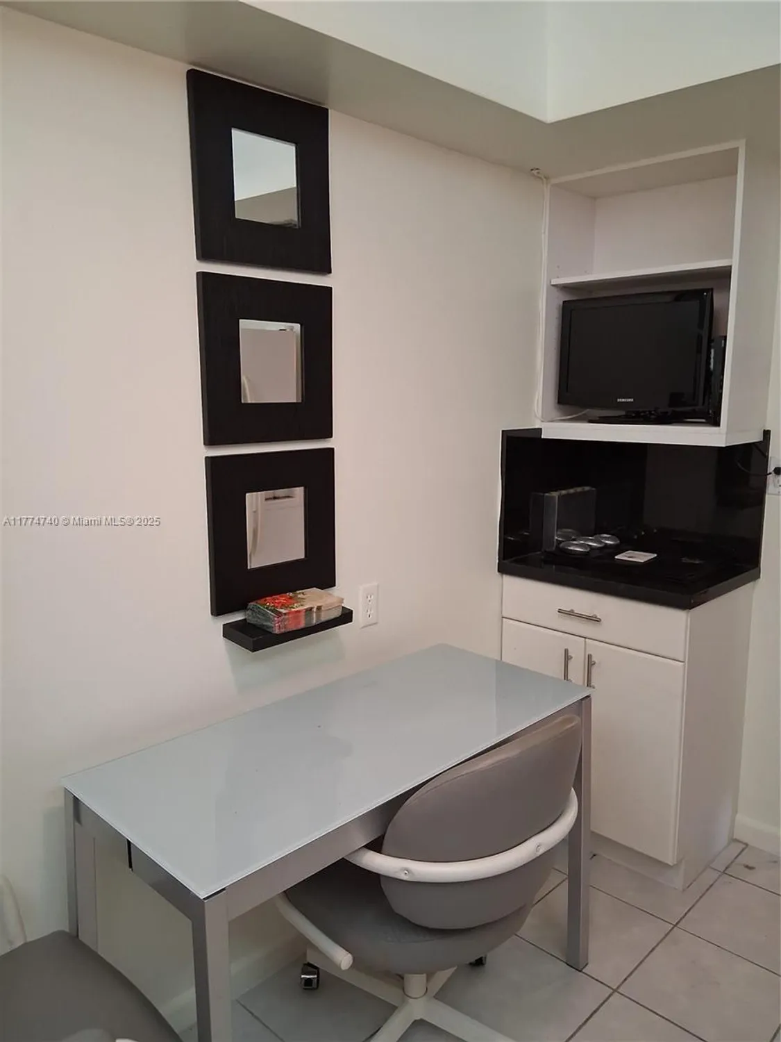 Property Slideshow image 11 of 55 | 1300 saint charles pl apt 308, Pembroke Pines, FL, 33026