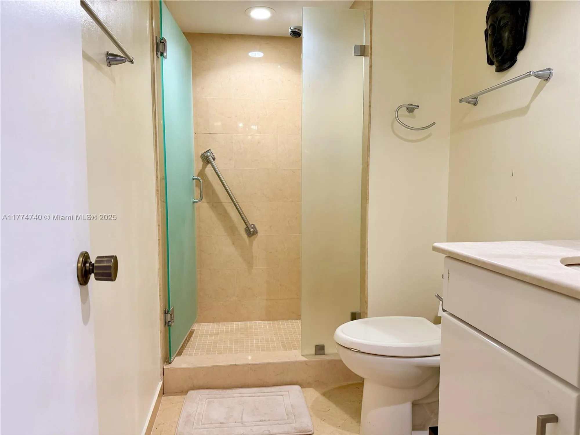 Property Slideshow image 13 of 55 | 1300 saint charles pl apt 308, Pembroke Pines, FL, 33026
