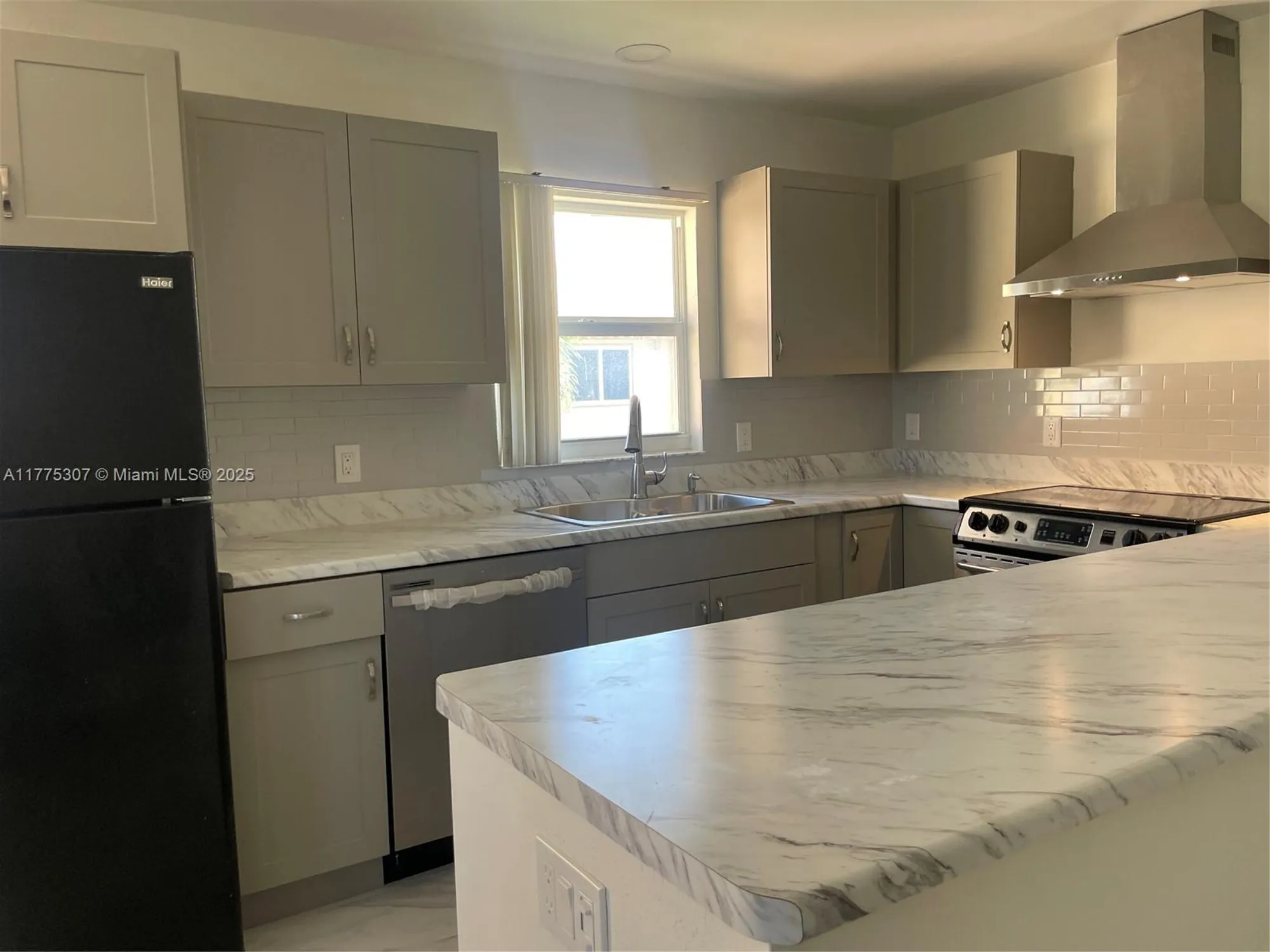 Property Slideshow image 4 of 14 | 233 saxony e unit e, Delray Beach, FL, 33446