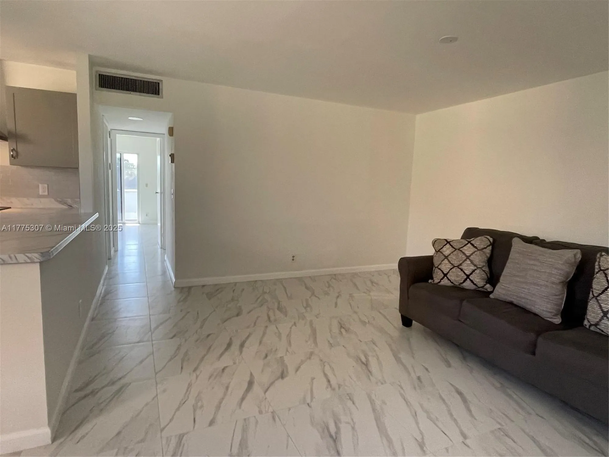 Property Slideshow image 5 of 14 | 233 saxony e unit e, Delray Beach, FL, 33446