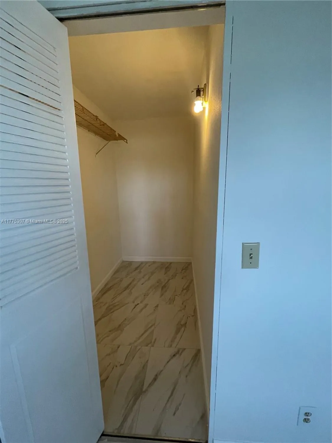 Property Slideshow image 6 of 14 | 233 saxony e unit e, Delray Beach, FL, 33446