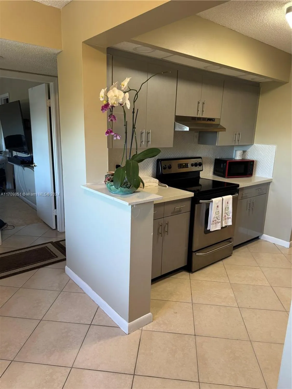 Property Slideshow image 6 of 47 | 12650 sw 6th st 411k, Pembroke Pines, FL, 33027