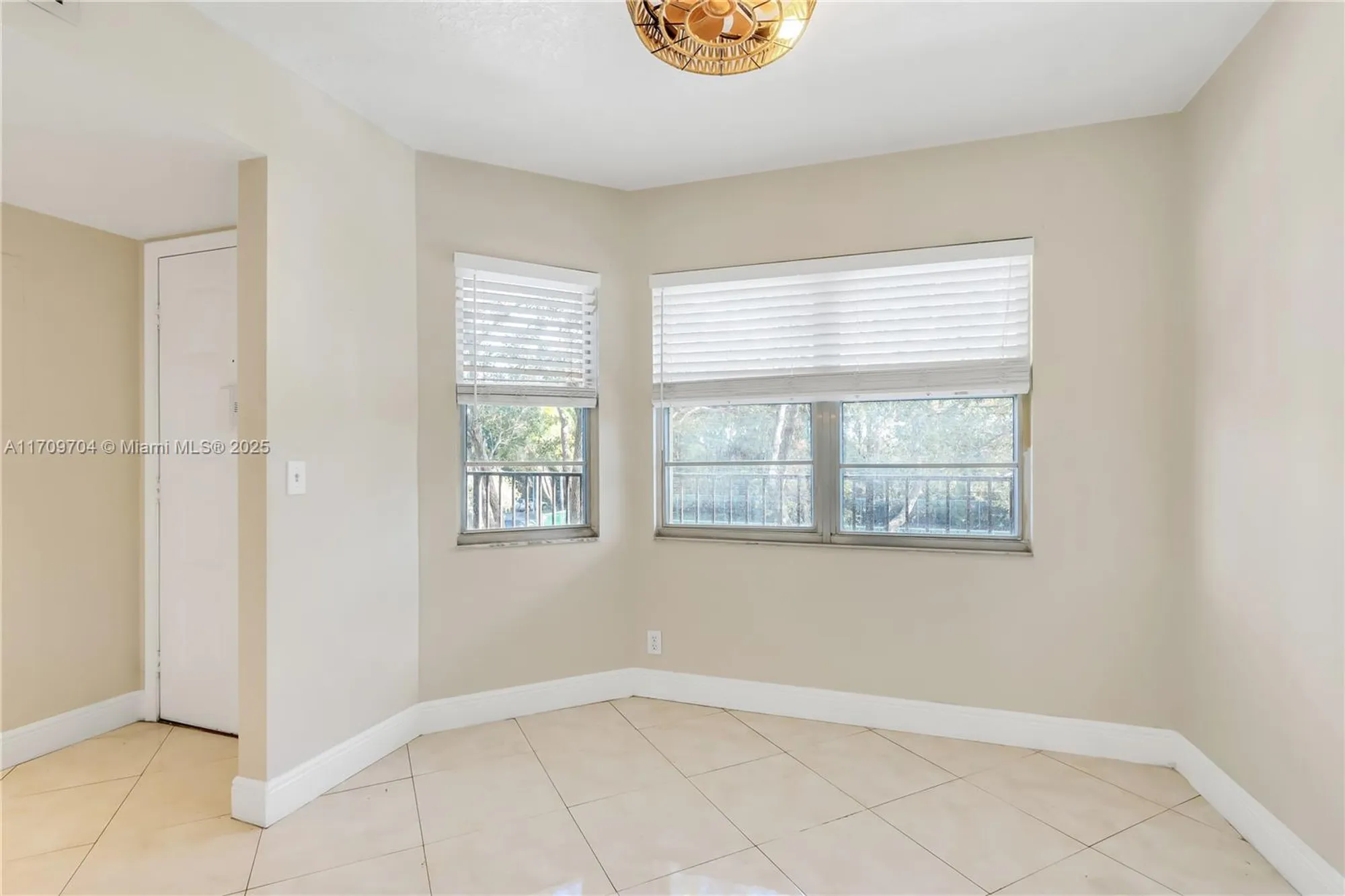 Property Slideshow image 15 of 38 | 900 sw 125th way apt 304r, Pembroke Pines, FL, 33027