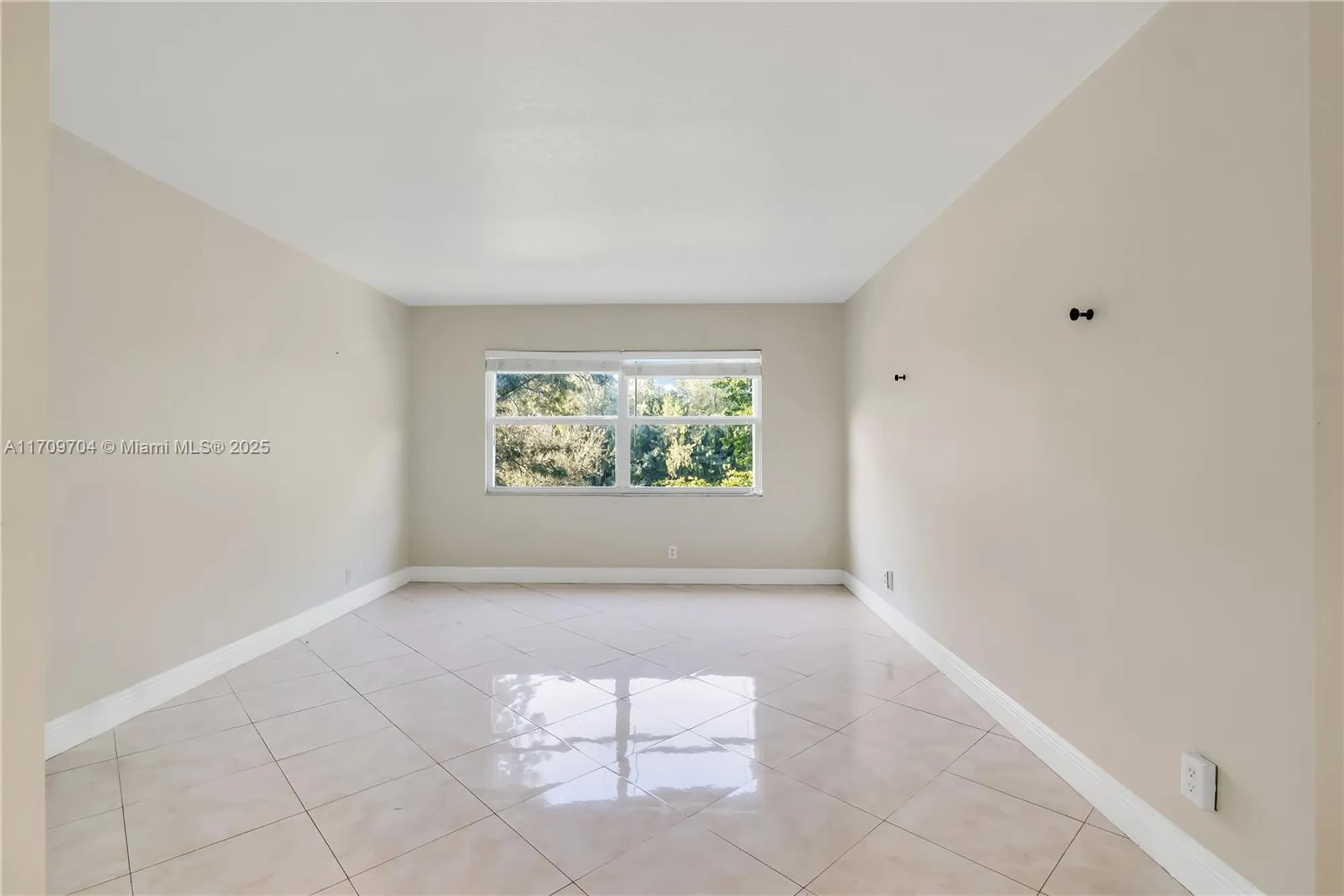 Property Slideshow image 24 of 38 | 900 sw 125th way apt 304r, Pembroke Pines, FL, 33027