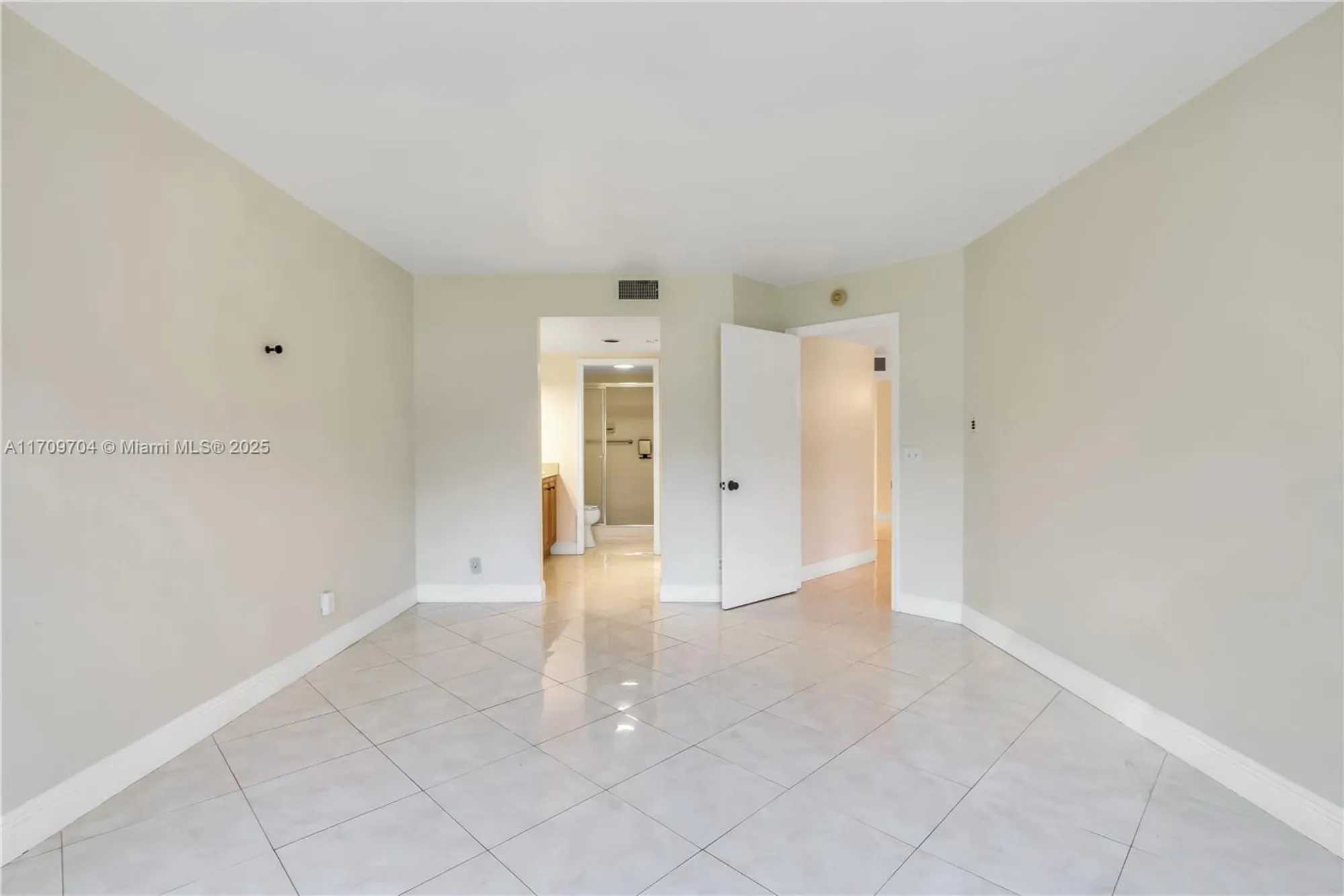 Property Slideshow image 25 of 38 | 900 sw 125th way apt 304r, Pembroke Pines, FL, 33027