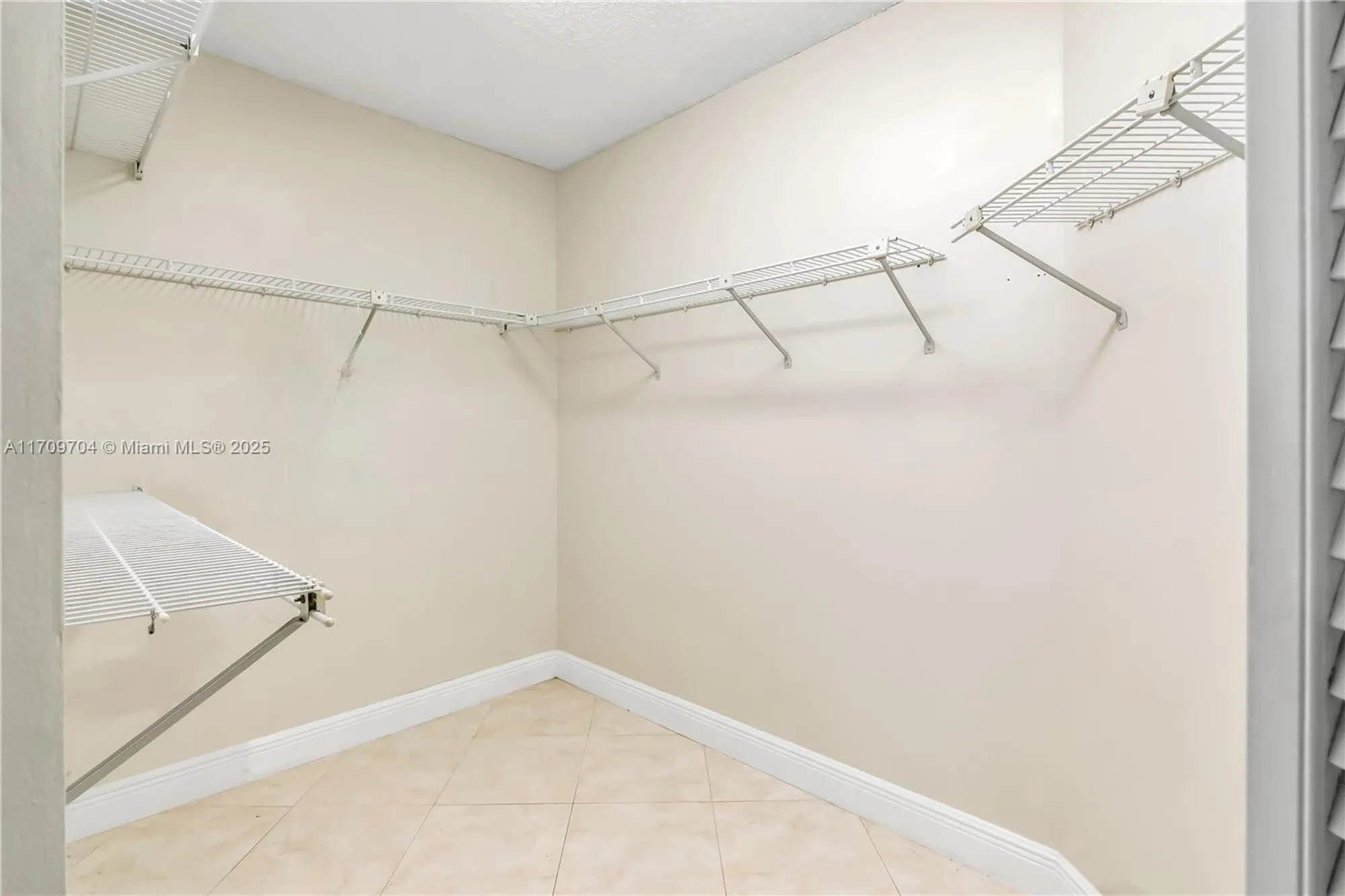 Property Slideshow image 28 of 38 | 900 sw 125th way apt 304r, Pembroke Pines, FL, 33027