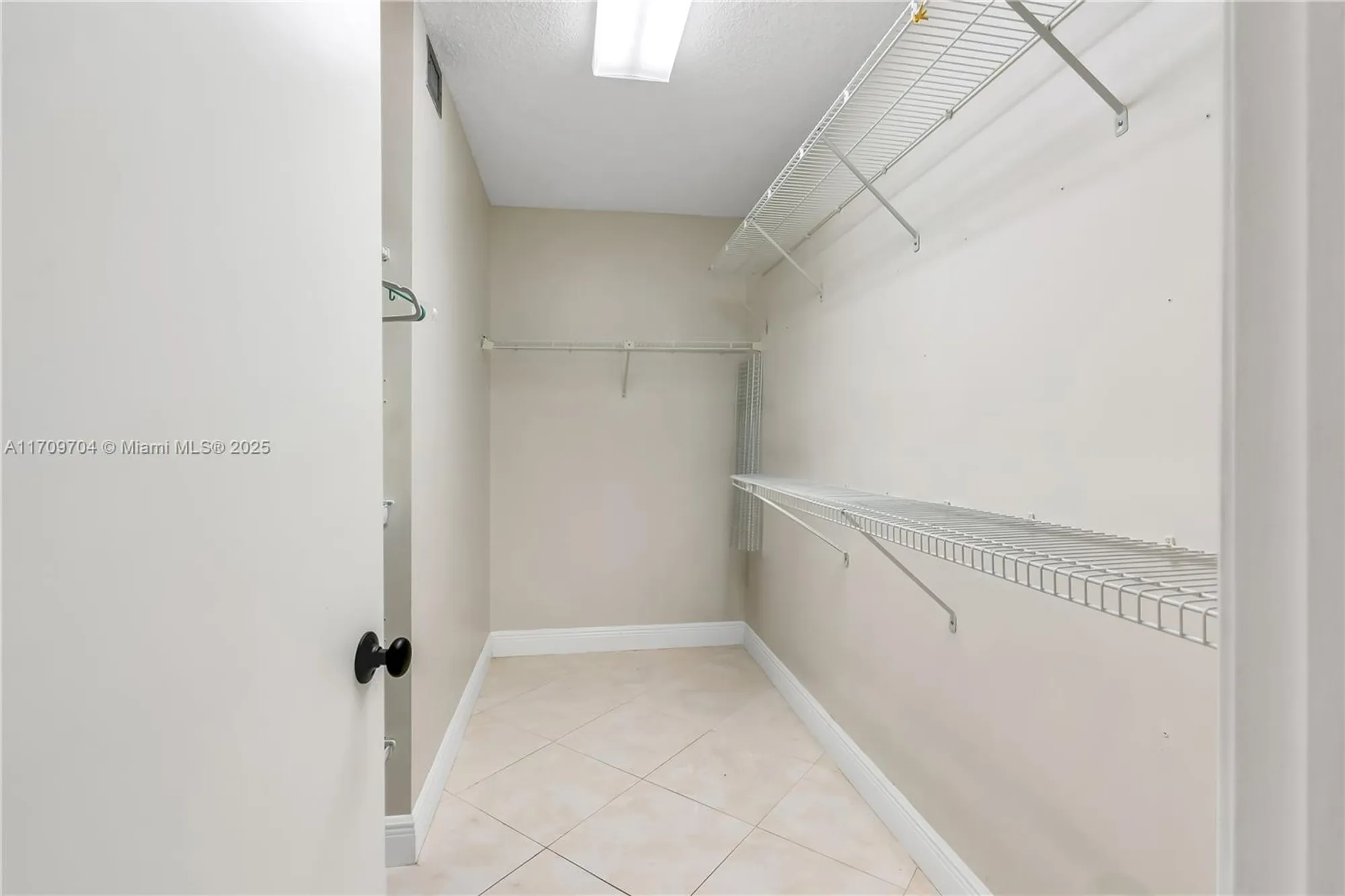 Property Slideshow image 20 of 38 | 900 sw 125th way apt 304r, Pembroke Pines, FL, 33027