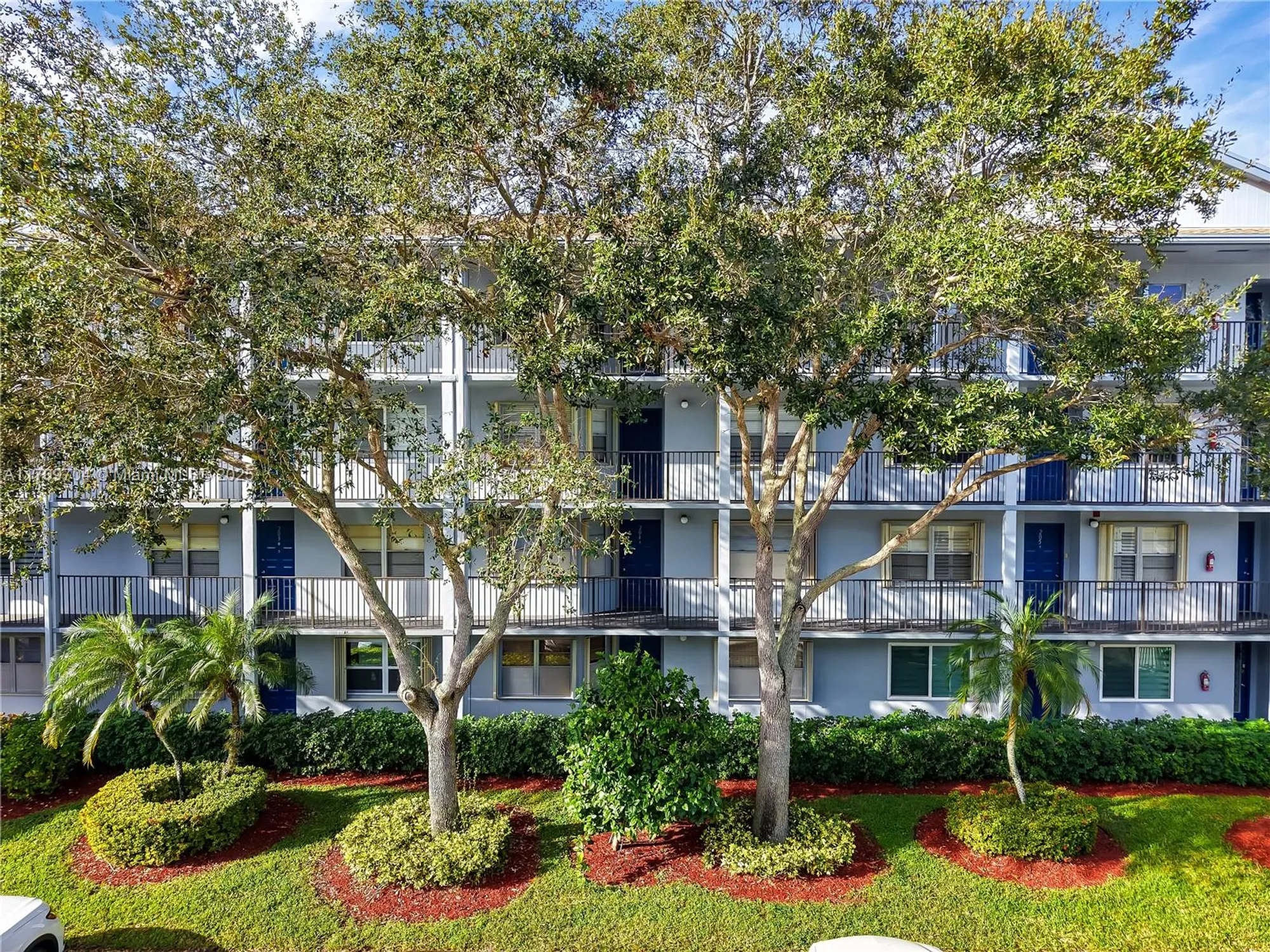 Property Slideshow image 31 of 38 | 900 sw 125th way apt 304r, Pembroke Pines, FL, 33027