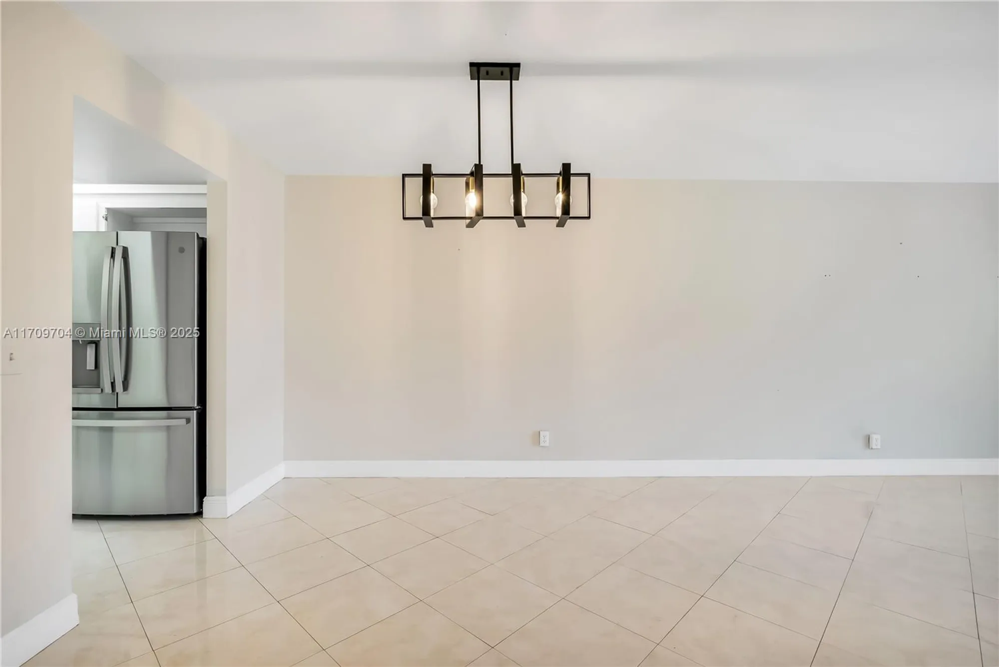 Property Slideshow image 8 of 38 | 900 sw 125th way apt 304r, Pembroke Pines, FL, 33027