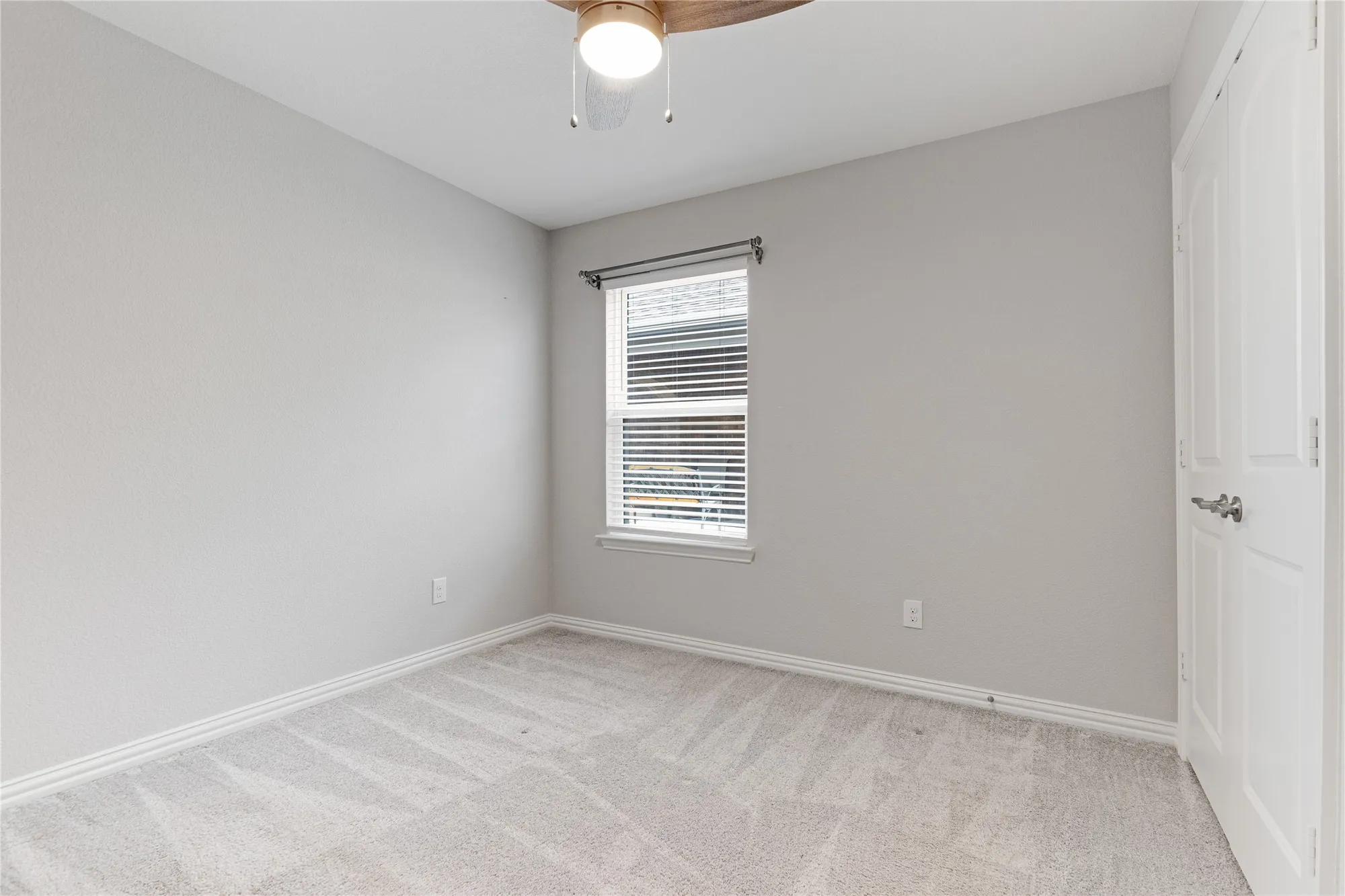 Property Slideshow image 18 of 31 | 804 freedom ln, Aubrey, TX, 76227