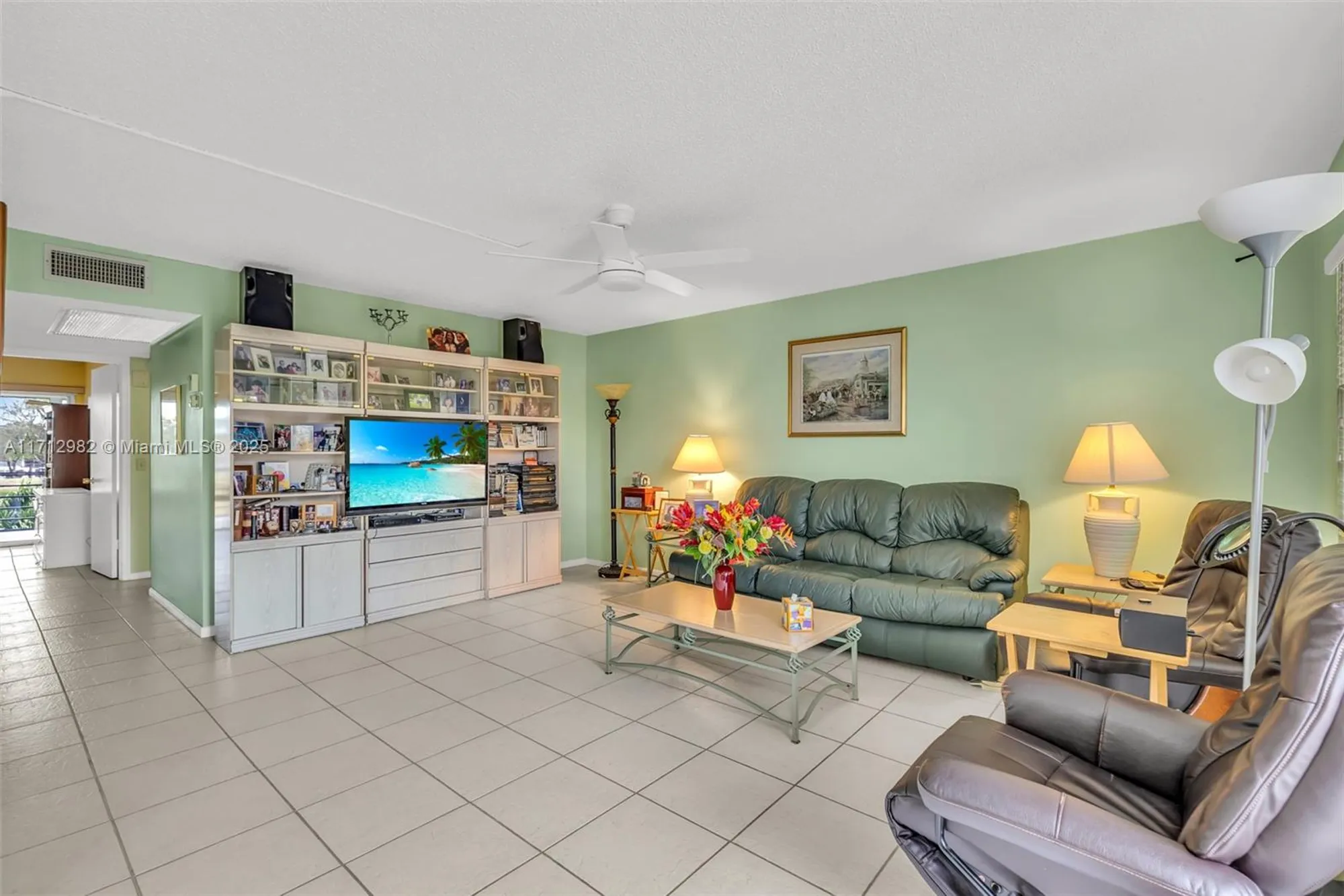 Property Slideshow image 16 of 37 | 3003 lyndhurst h # 3003, Deerfield Beach, FL, 33442