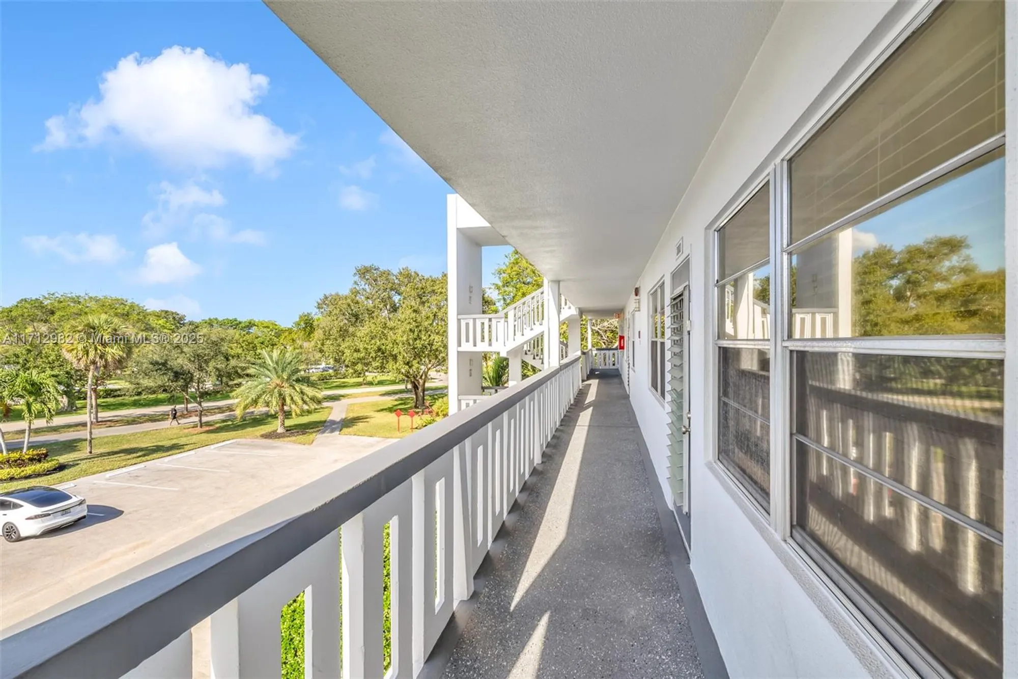 Property Slideshow image 10 of 37 | 3003 lyndhurst h # 3003, Deerfield Beach, FL, 33442