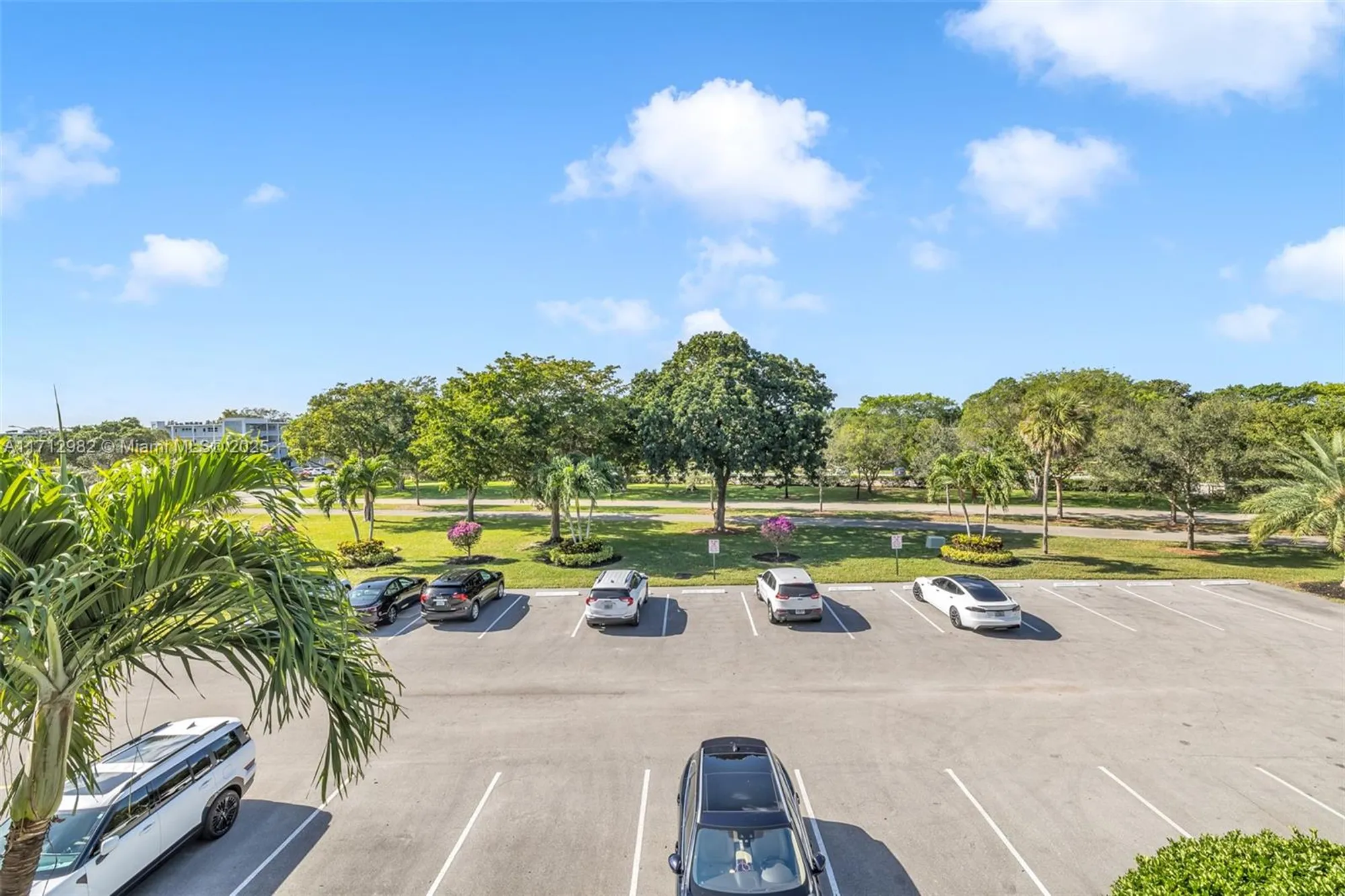 Property Slideshow image 12 of 37 | 3003 lyndhurst h # 3003, Deerfield Beach, FL, 33442